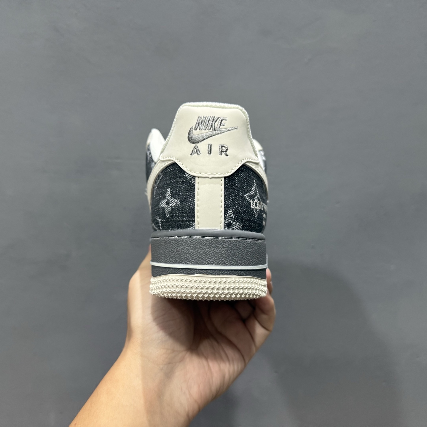 NIke Air Force 1 '07 Low “LV联名——米黑牛仔布”空军一号 低帮 运动鞋 SM6668-110-Top High Quatity Cheap Sneakers Fashion Clothing Clothes Bags handbags Shoes of all Brand wholesale With The best Quality And Beautiful Price from China Factory Chinese suppliers wholesaler seller NIke Air Force 1 '07 Low “LV联名——米黑牛仔布”空军一号 低帮 运动鞋 SM6668-110