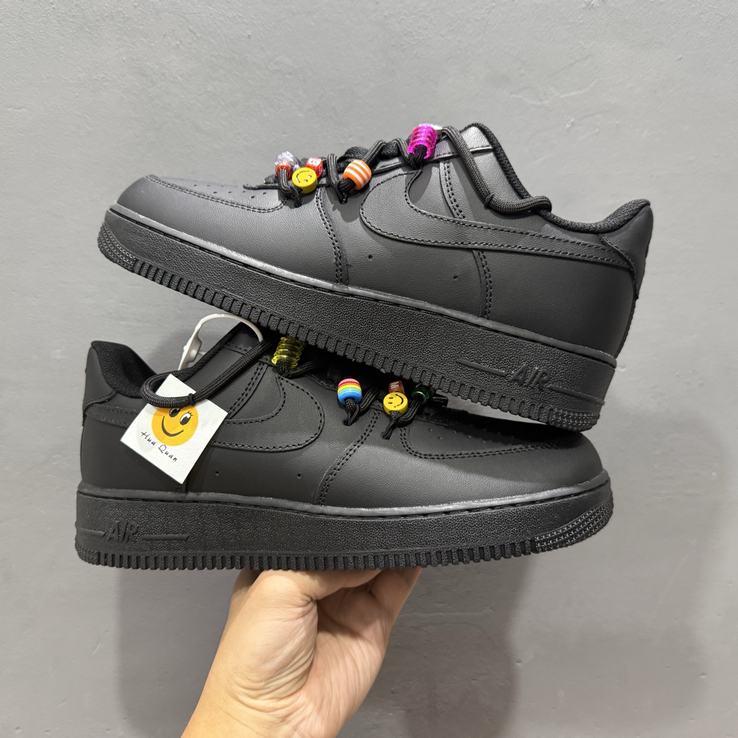 “密码终局”订制空军一号板鞋 该定制版球鞋选用原鞋款为Nike Air Force 1'07空军一号低帮 FQ5296-101 “密码终局”订制空军一号板鞋 该定制版球鞋选用原鞋款为Nike Air Force 1'07空军一号低帮 FQ5296-101