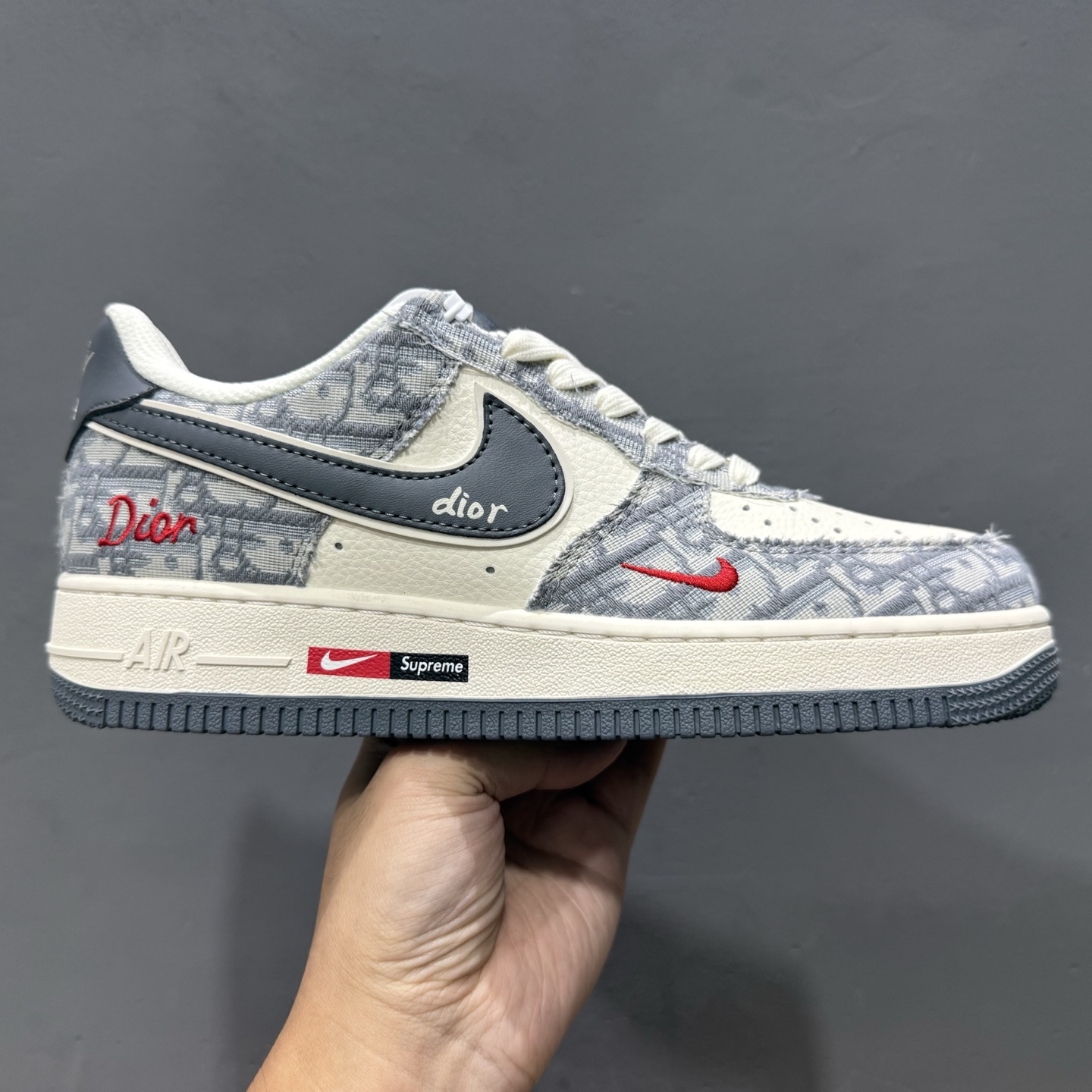 Nike Air Force 1 ’07 Low “迪奥联名——花纹米灰红”空军一号 高端定制 低帮 运动鞋 MZ9588-807