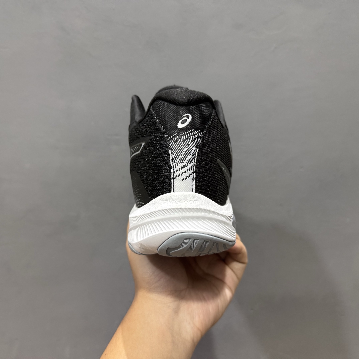 180 ASICS NETBURNER BALLISTIC FF 4 亚瑟士 专业训练鞋 轻量舒适透气材质 1053A071-001