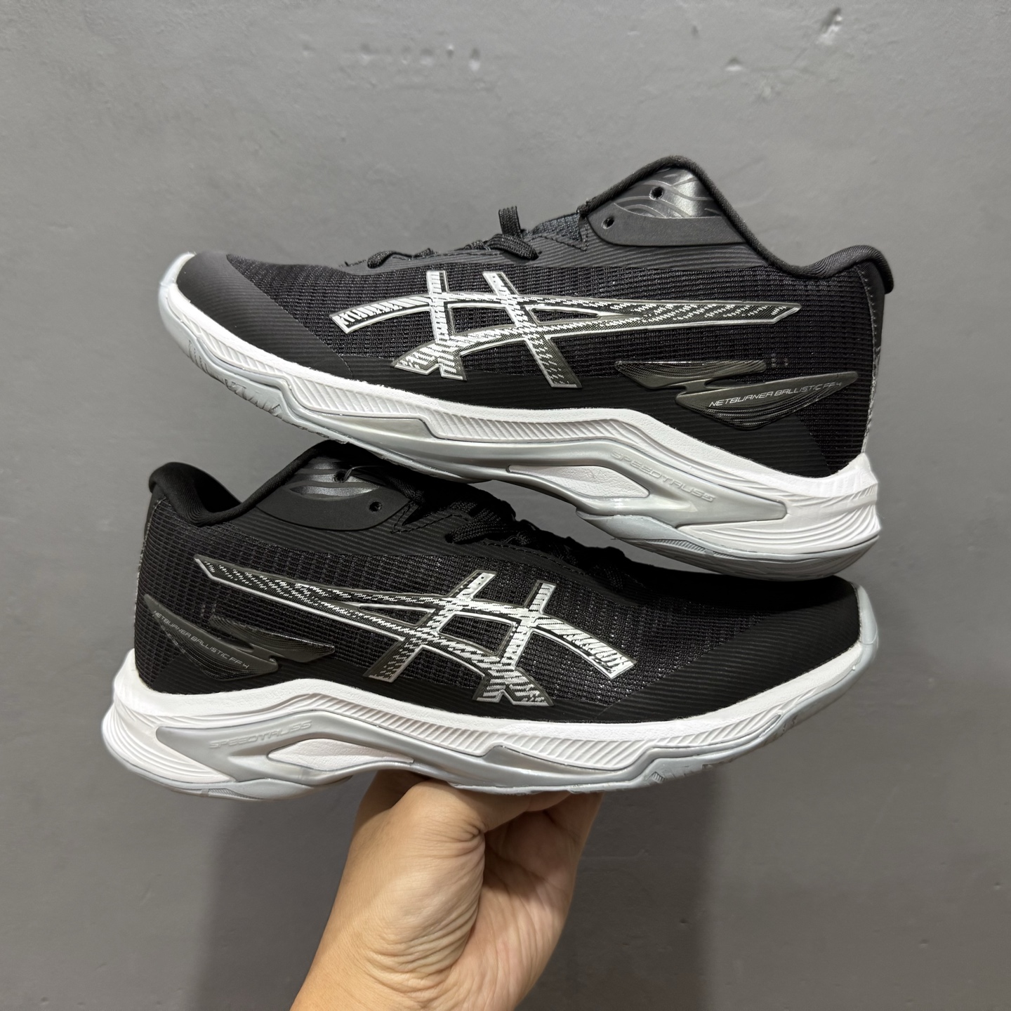 180 ASICS NETBURNER BALLISTIC FF 4 亚瑟士 专业训练鞋 轻量舒适透气材质 1053A071-001