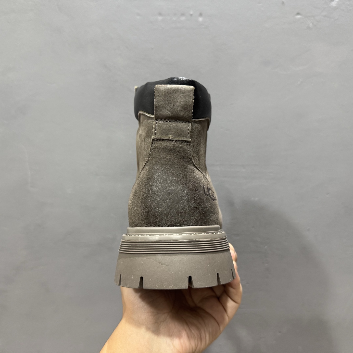 320 UGG Tasman Weather Hybrid 塔斯曼混合系列中帮轻量休闲马丁靴