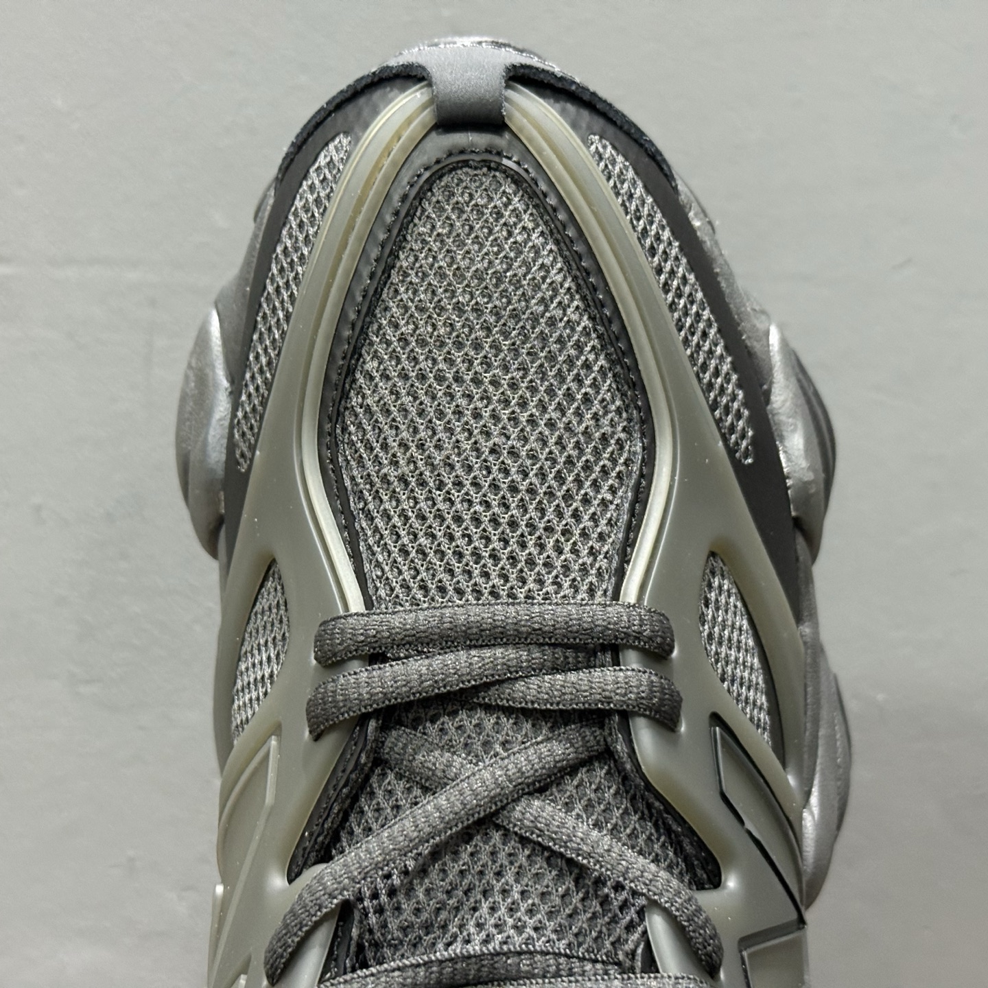 ￥240 New Balance NB9060 联名款 复古休闲运动慢跑鞋 U9060IAA