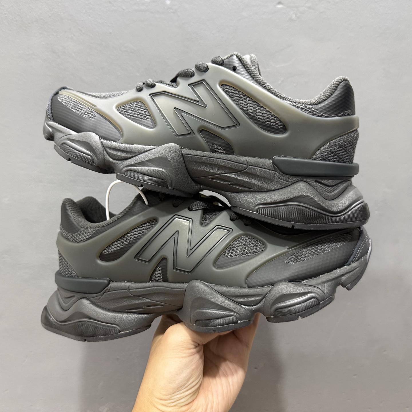 ￥240 New Balance NB9060 联名款 复古休闲运动慢跑鞋 U9060IAA