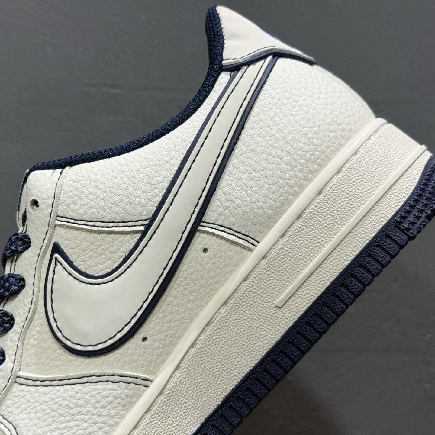 NIke Air Force 1 '07 Low “Supreme联名-米蓝兔八哥”空军一号 低帮 运动鞋 SM6668-113