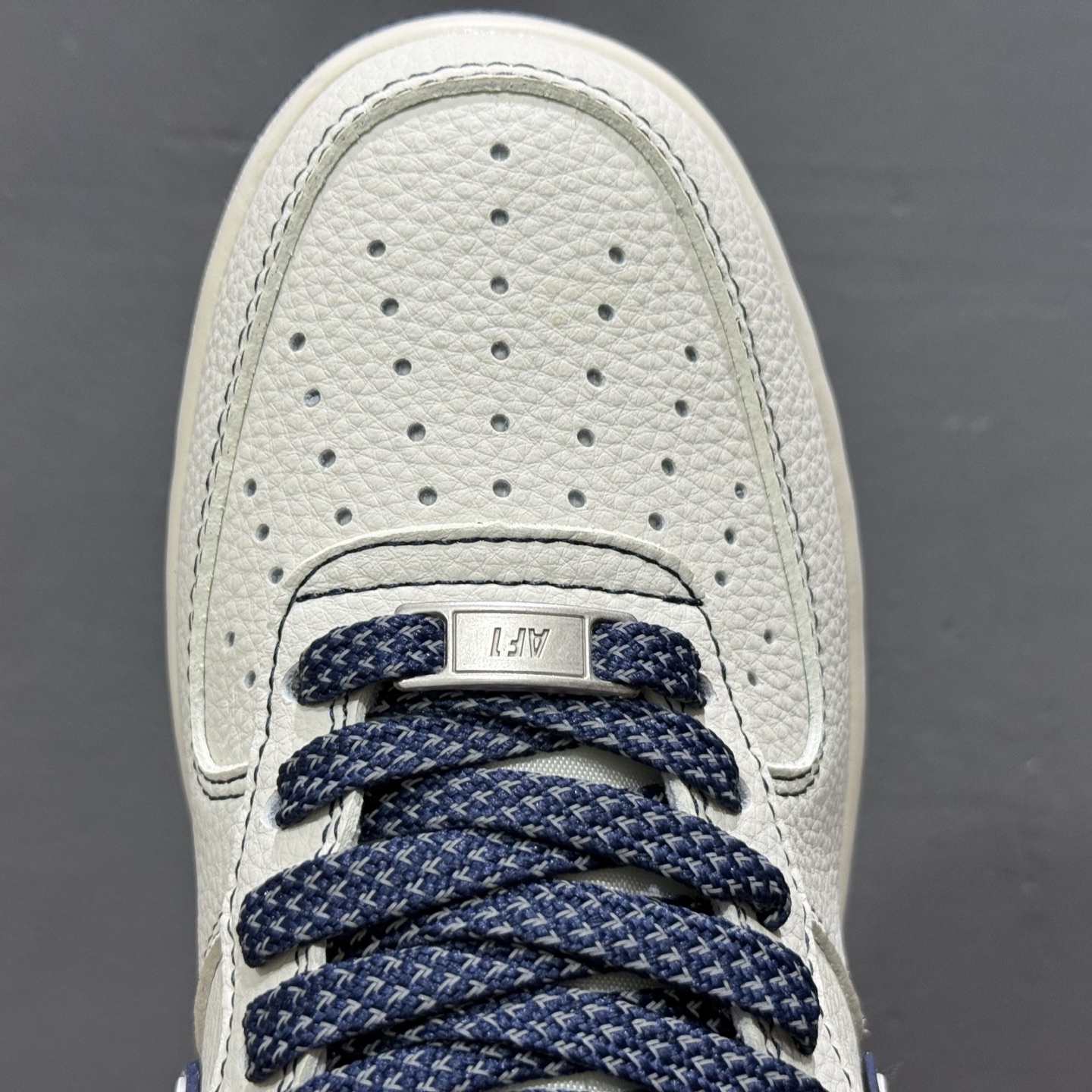 NIke Air Force 1 '07 Low “Supreme联名-米蓝兔八哥”空军一号 低帮 运动鞋 SM6668-113