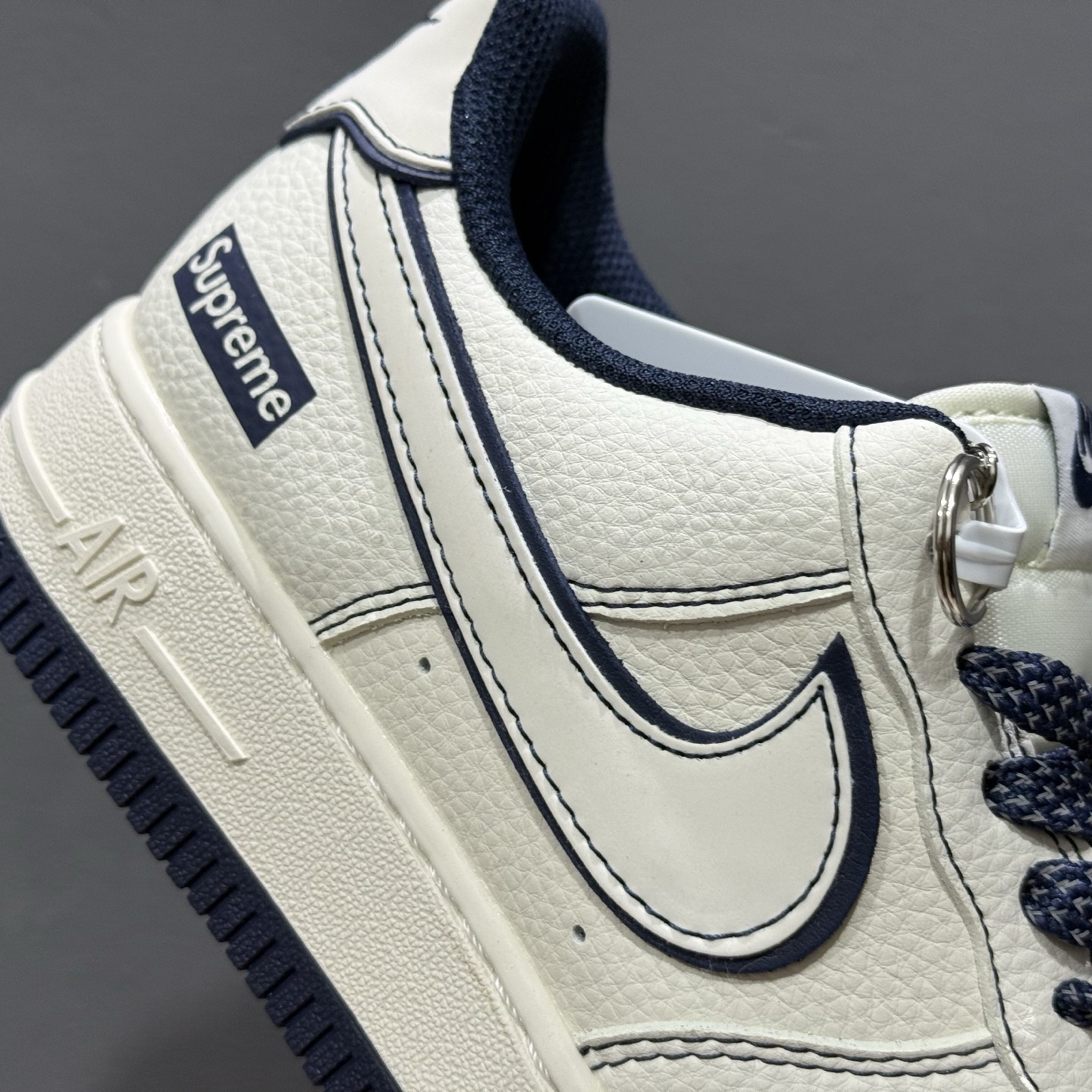 NIke Air Force 1 '07 Low “Supreme联名-米蓝兔八哥”空军一号 低帮 运动鞋 SM6668-113