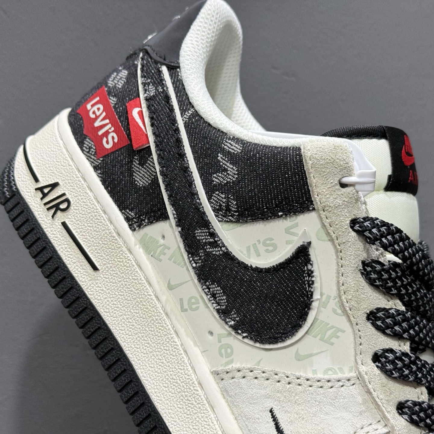 Nike Air Force 1 '07 Low “李维斯联名——米灰黑织标”空军一号 MZ9588-800