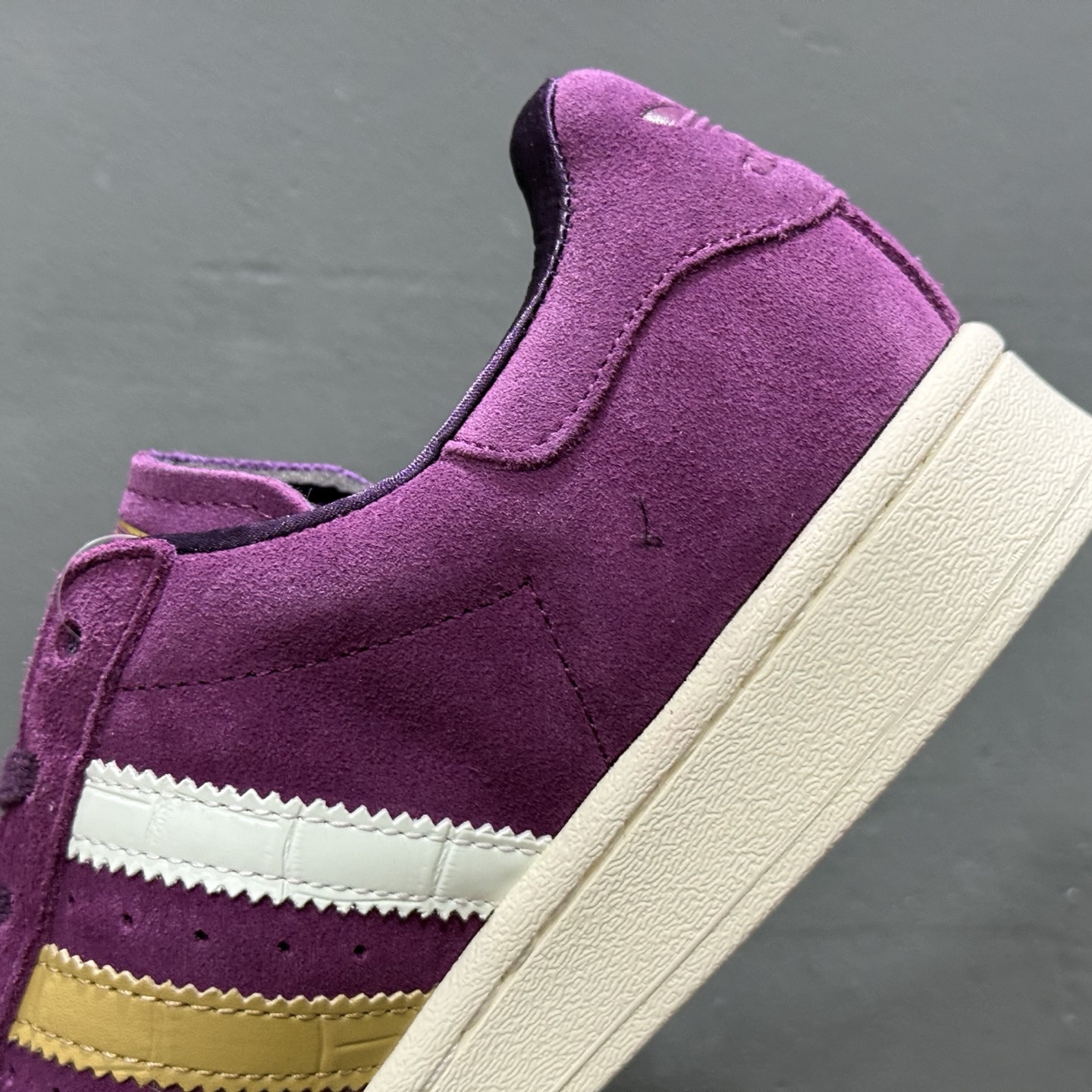 150 Adidas WB JABBAR 阿迪达斯柔软舒适防滑耐磨低帮板鞋 JR0271-219