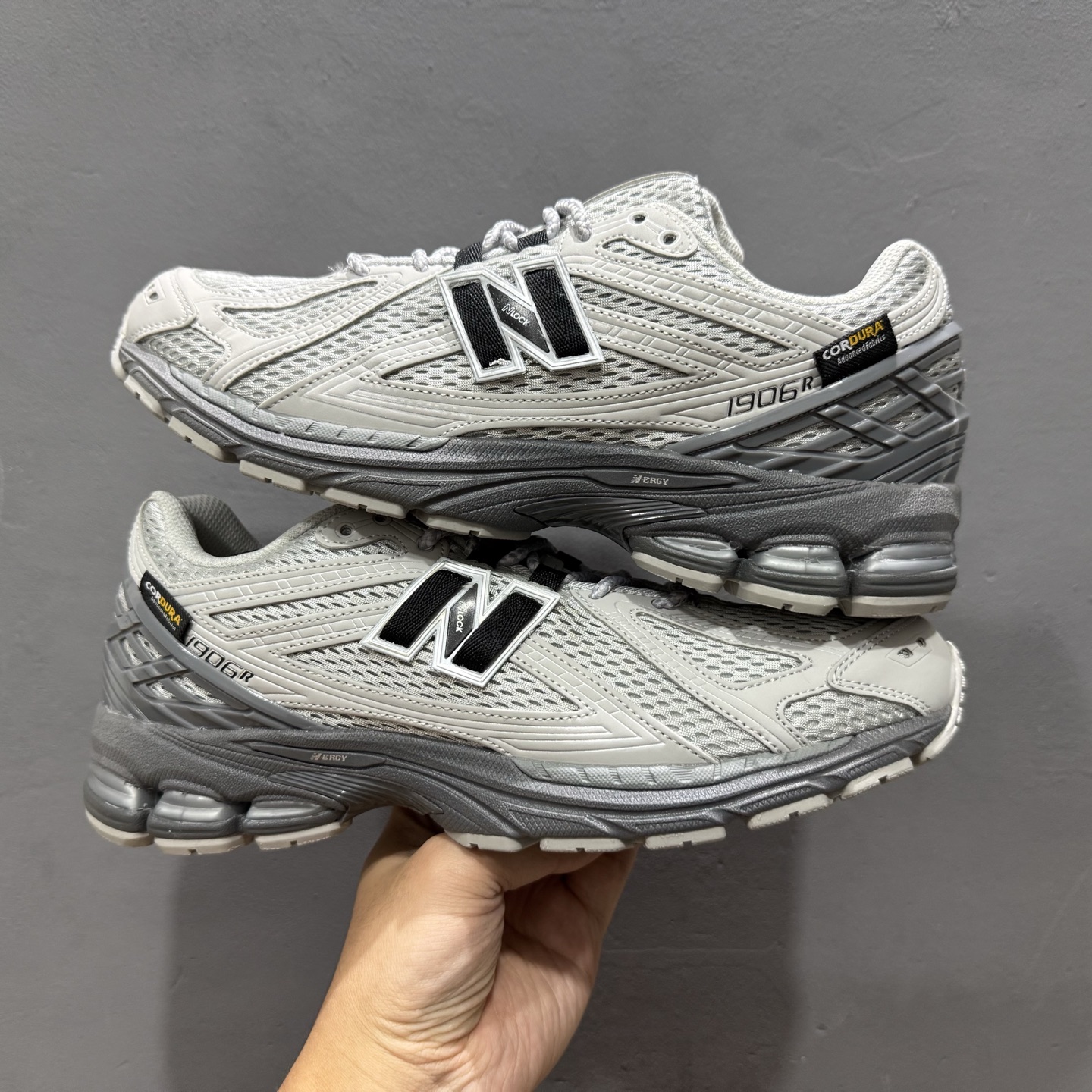 200 New Balance 1906系列复古老爹风休闲运动慢跑鞋 U1906ROA