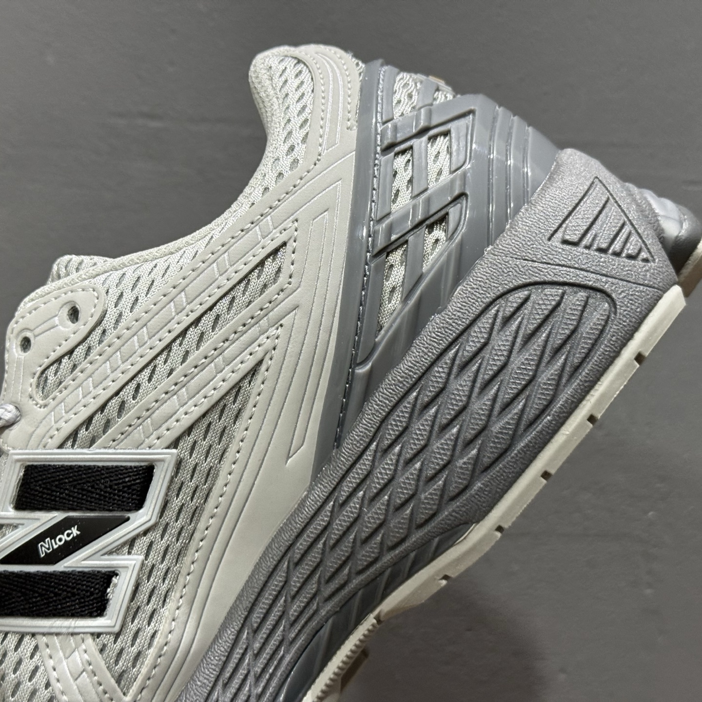 200 New Balance 1906系列复古老爹风休闲运动慢跑鞋 U1906ROA