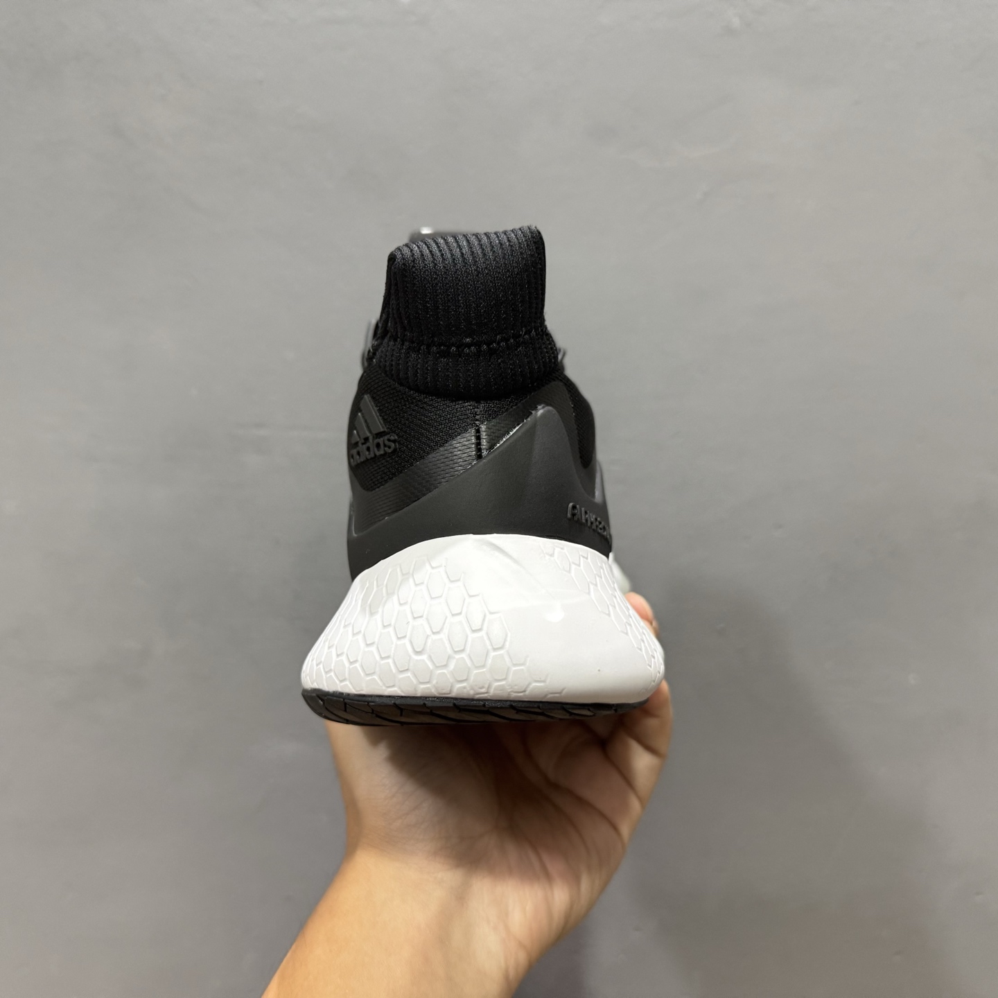 180 Adidas ALPHABOUNCE INSTINCT M 阿迪达斯 阿尔法跑鞋 EE4161-Chinese UA Cheap High Quatity Brand Clothes Bags handbags Sneakers wholesale wholesaler seller from China Factory suppliers Fashion Clothing Shoes best Quality Beautiful Price 180 Adidas ALPHABOUNCE INSTINCT M 阿迪达斯 阿尔法跑鞋 EE4161
