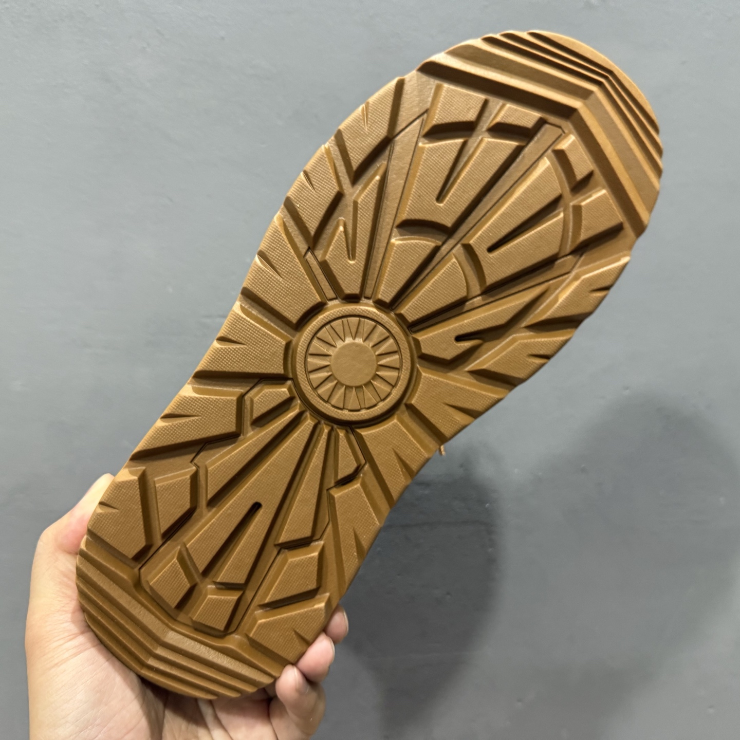 280 美国轻奢品牌 UGG Tasman Weather Hybrid 塔斯曼混合系列轻量