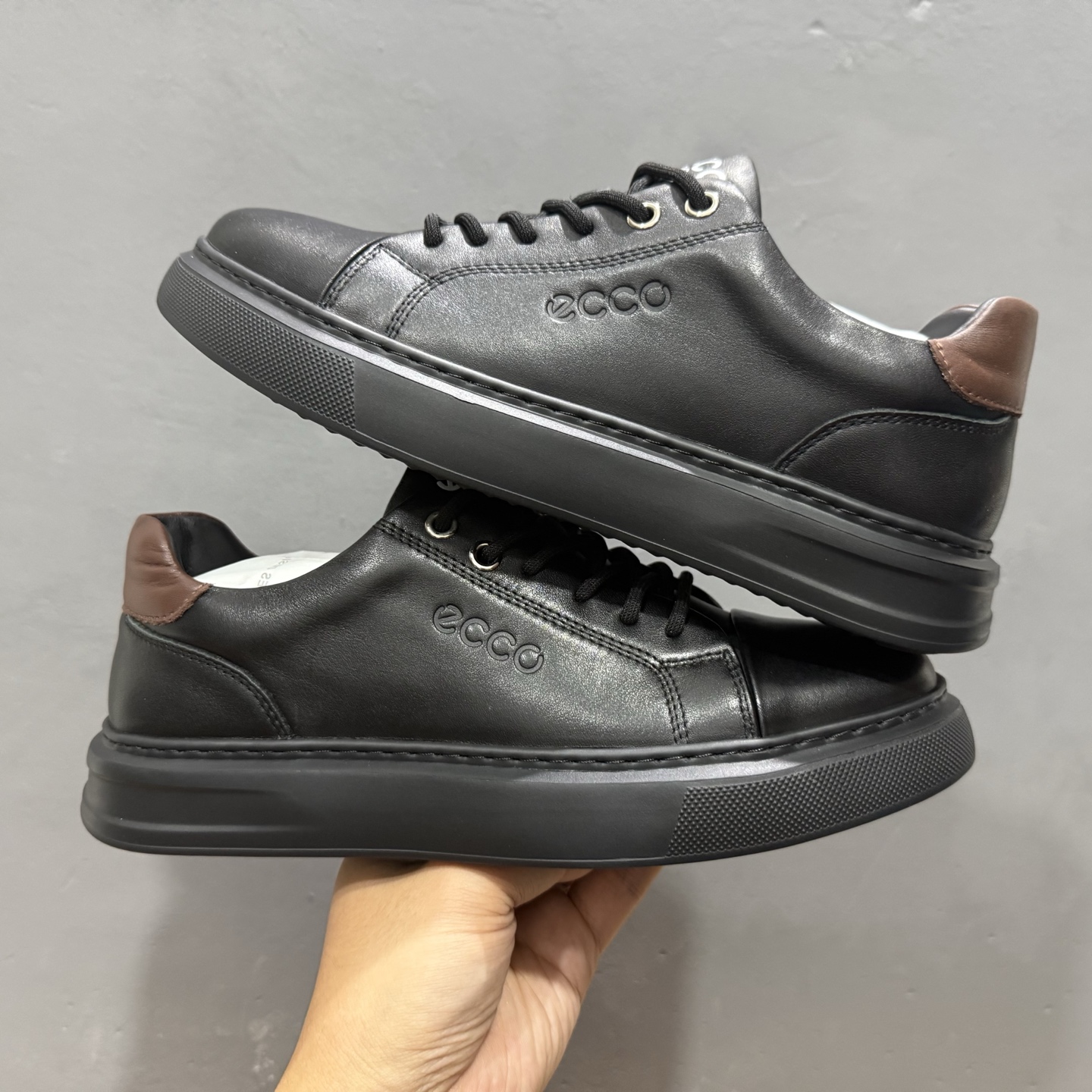 300 ECCO爱步休闲鞋子男鞋 透气防水百搭休闲板鞋 柔酷7号系列经典小白鞋