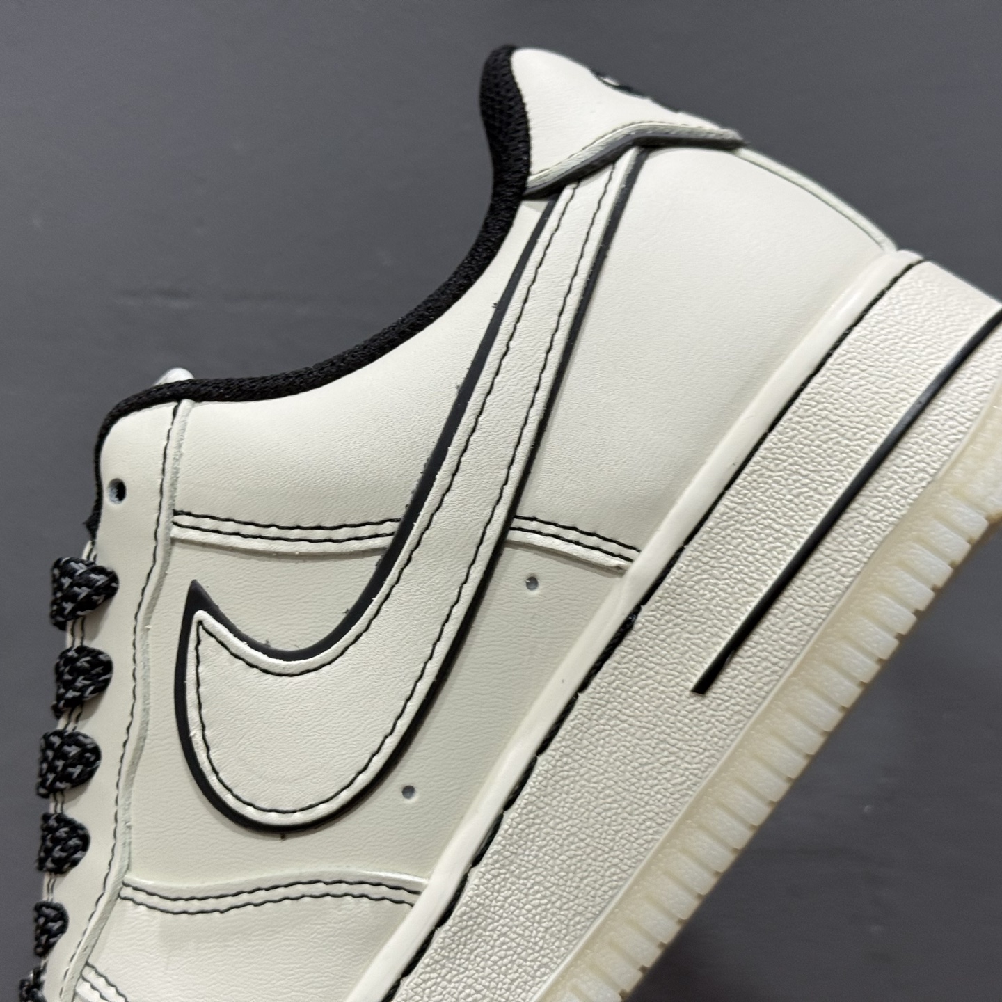 NIke Air Force 1 '07 Low 米黑兔八哥水晶底 SM6668-115