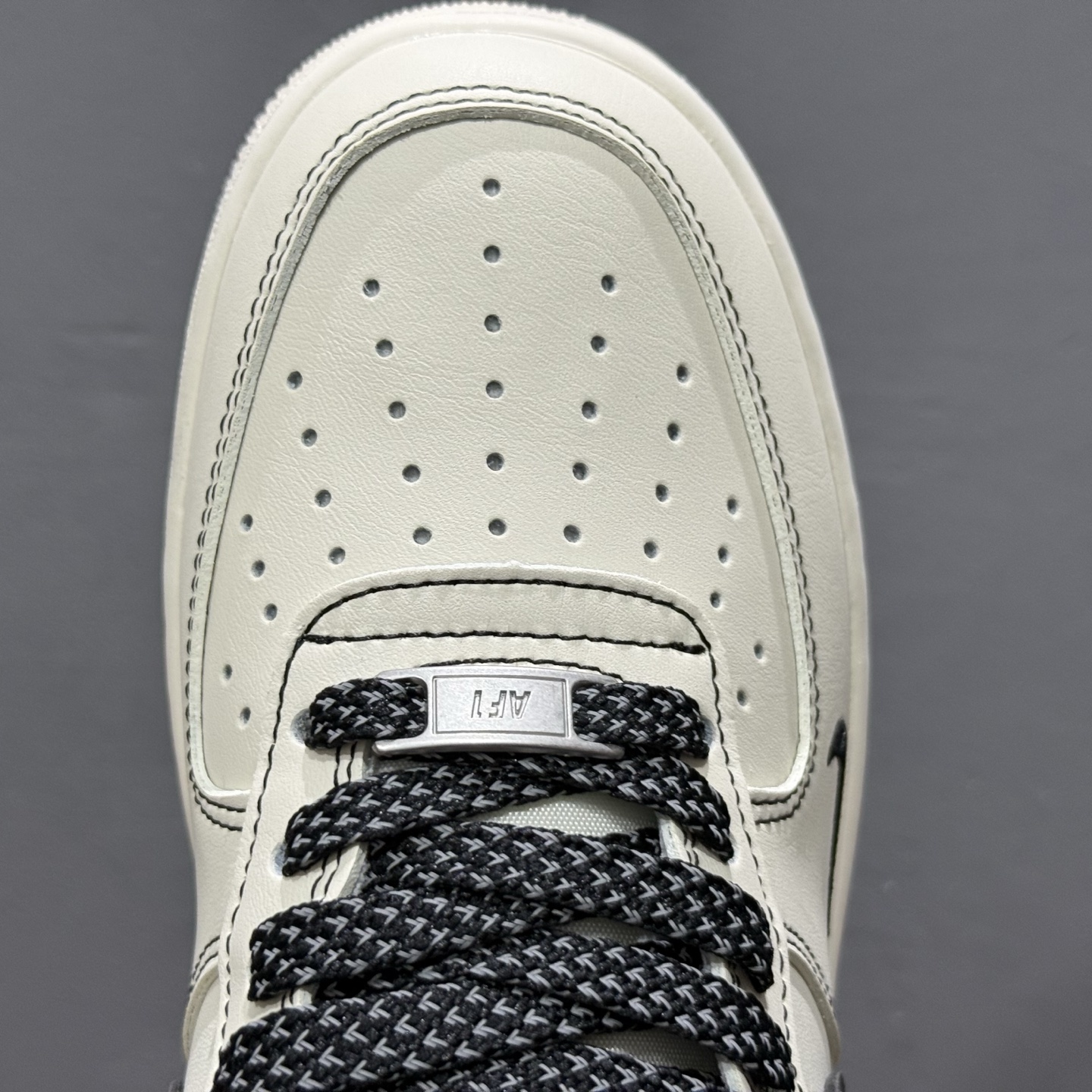 NIke Air Force 1 '07 Low 米黑兔八哥水晶底 SM6668-115