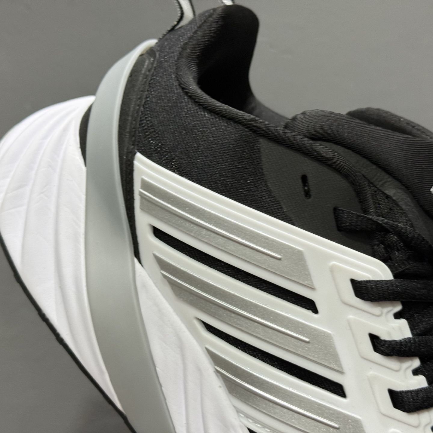 220 Adidas Adipure Glide系列 阿迪达斯 织物 耐磨透气 低帮 公路跑步鞋 JR4862