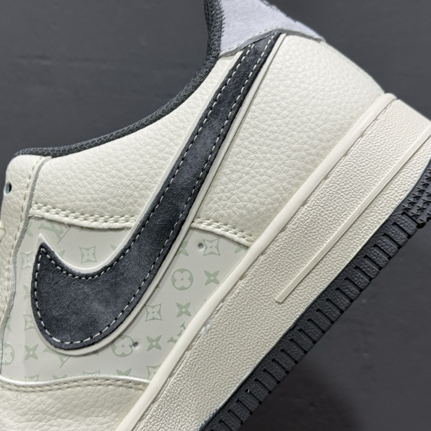 Nike Air Force 1'07 Low LV联名 印花米灰勾 空军一号低帮休闲板鞋 MZ9588-811