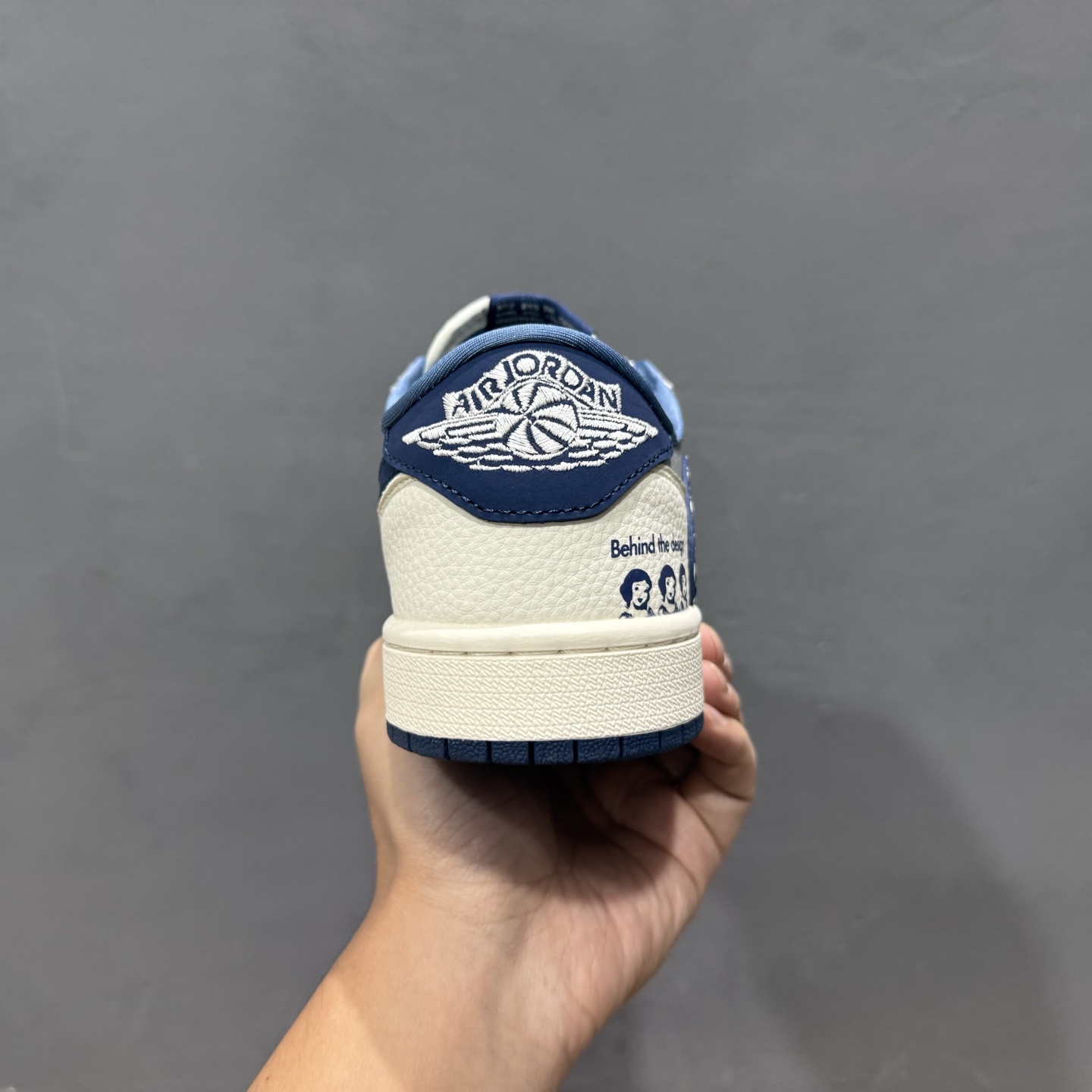 Travis Scott x Fragment Design x Air Jordan 1 Low SP AJ1 乔1联名 奶白灰蓝 低帮文化休闲板鞋 XD0798-309-Top High Quatity Cheap Sneakers Fashion Clothing Clothes Bags handbags Shoes of all Brand wholesale With The best Quality And Beautiful Price from China Factory Chinese suppliers wholesaler seller Travis Scott x Fragment Design x Air Jordan 1 Low SP AJ1 乔1联名 奶白灰蓝 低帮文化休闲板鞋 XD0798-309