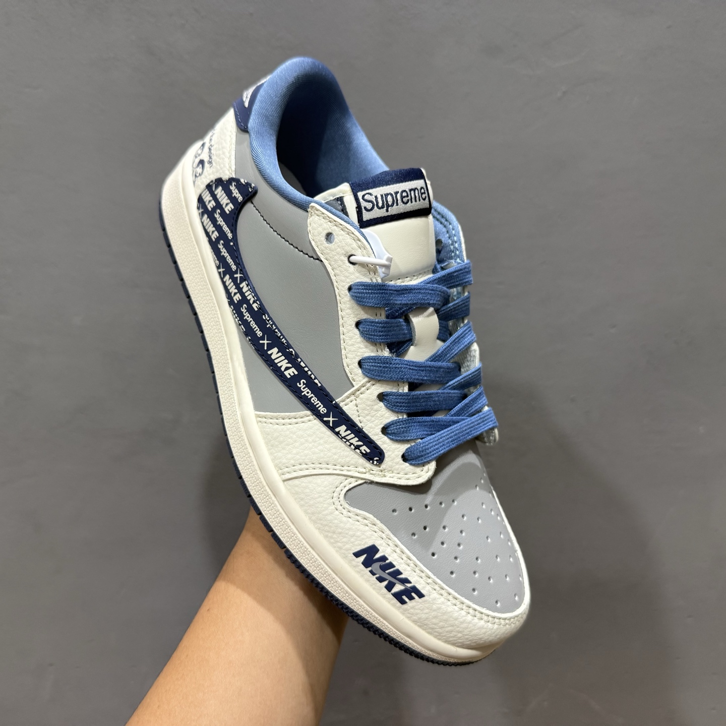 Travis Scott x Fragment Design x Air Jordan 1 Low SP AJ1 乔1联名 奶白灰蓝 低帮文化休闲板鞋 XD0798-309-Top High Quatity Cheap Sneakers Fashion Clothing Clothes Bags handbags Shoes of all Brand wholesale With The best Quality And Beautiful Price from China Factory Chinese suppliers wholesaler seller Travis Scott x Fragment Design x Air Jordan 1 Low SP AJ1 乔1联名 奶白灰蓝 低帮文化休闲板鞋 XD0798-309