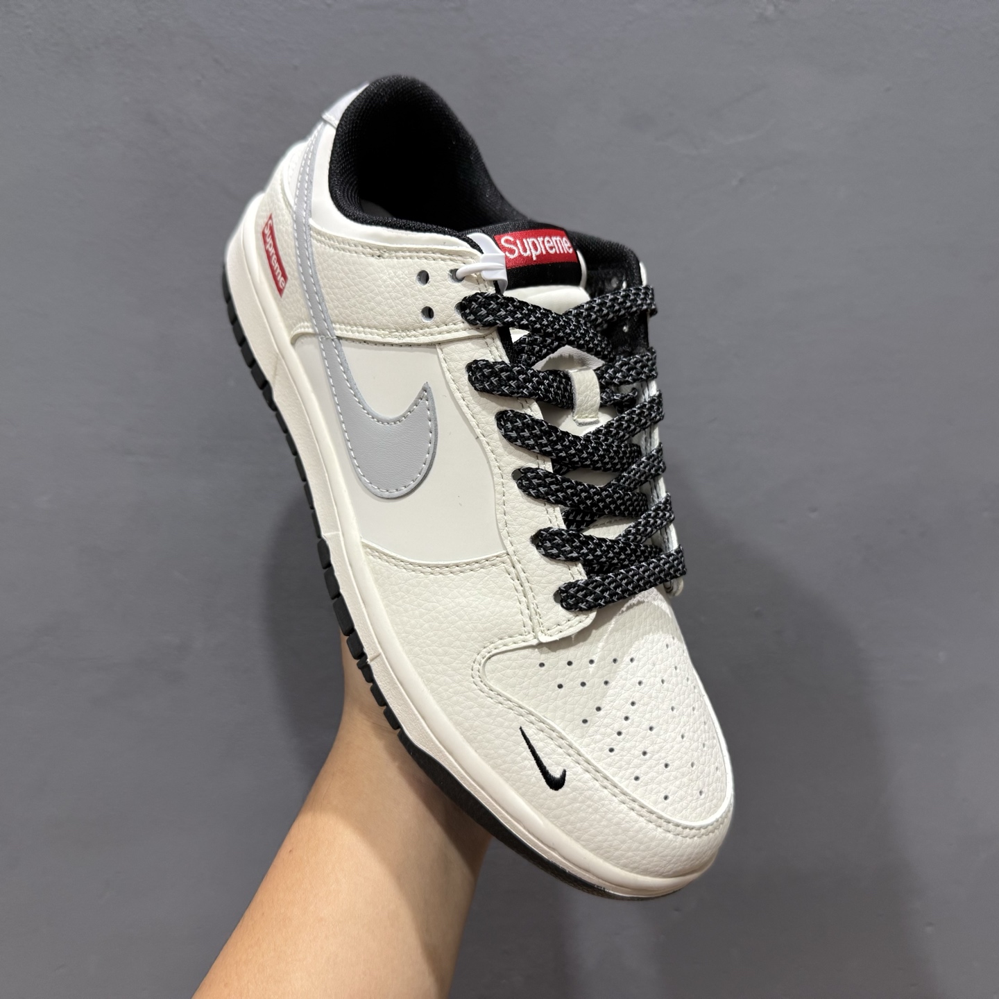 Nike SB Dunk Low“ Supreme联名——米黑灰” 周年高端定制 低帮休闲板鞋 JP1628-030