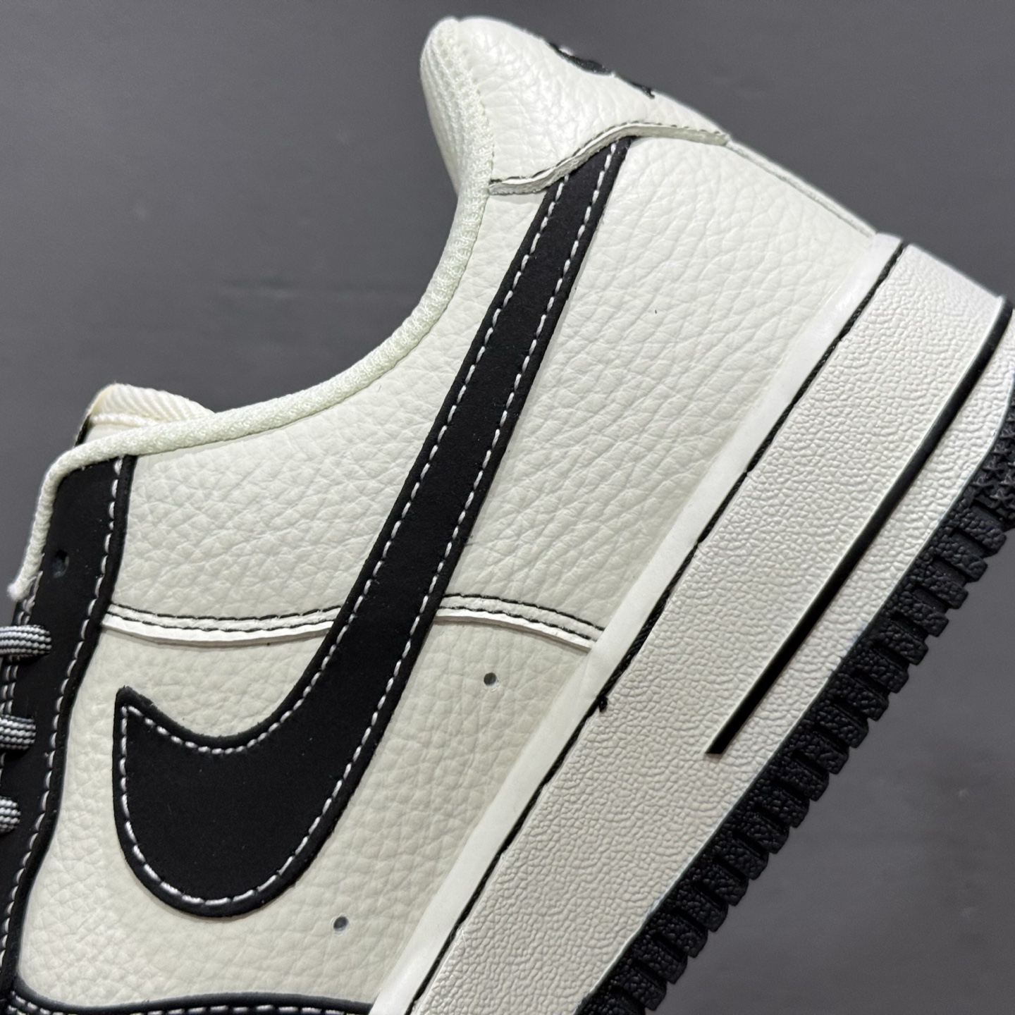 NIke Air Force 1 '07 Low NIKE--经典黑白 空军一号低帮 运动鞋 休闲鞋 NH0601-574