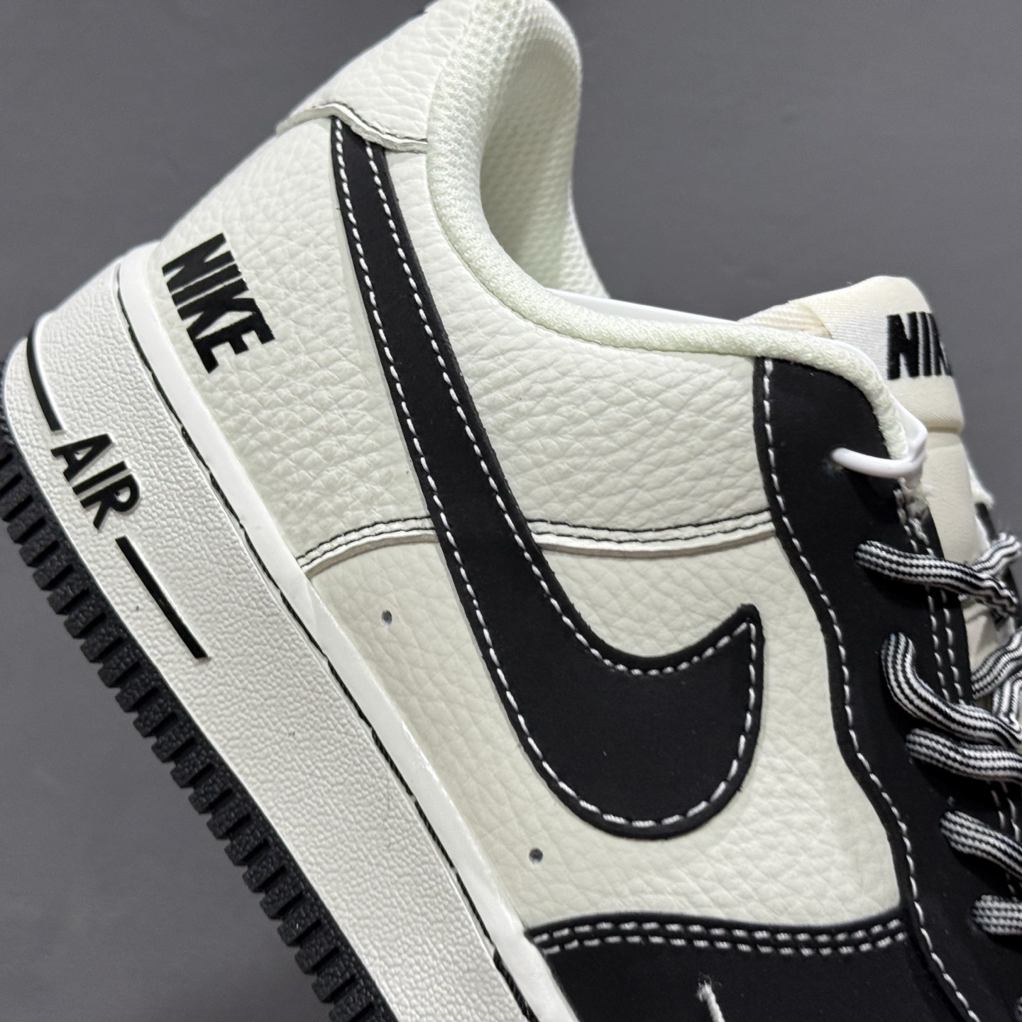 NIke Air Force 1 '07 Low NIKE--经典黑白 空军一号低帮 运动鞋 休闲鞋 NH0601-574