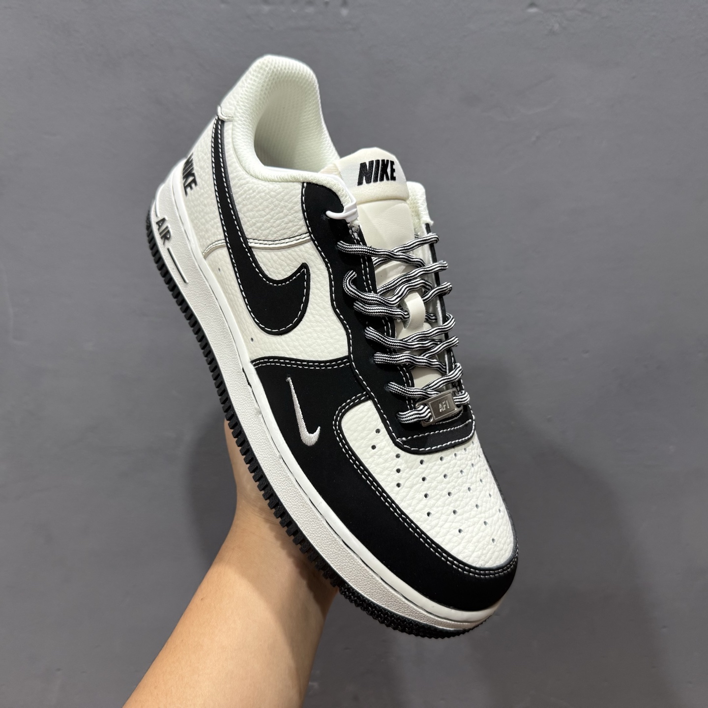 NIke Air Force 1 '07 Low NIKE--经典黑白 空军一号低帮 运动鞋 休闲鞋 NH0601-574