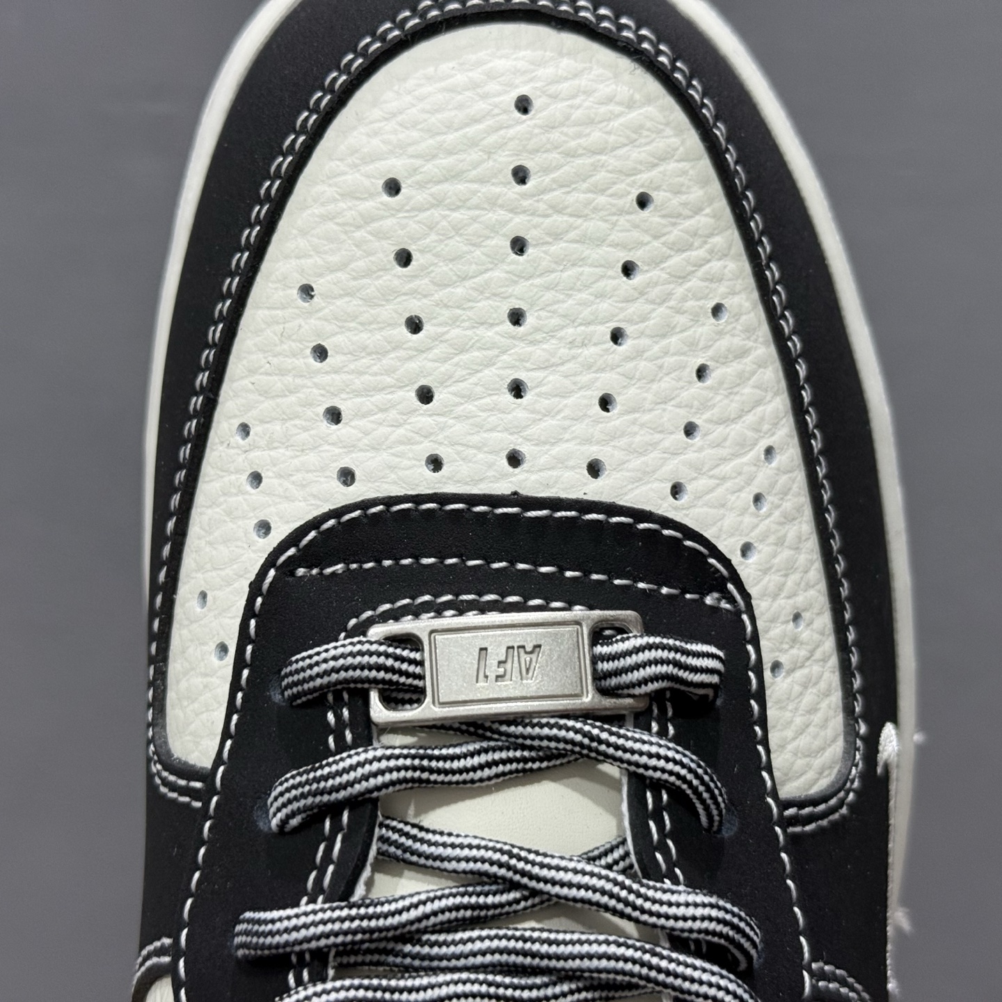 NIke Air Force 1 '07 Low NIKE--经典黑白 空军一号低帮 运动鞋 休闲鞋 NH0601-574