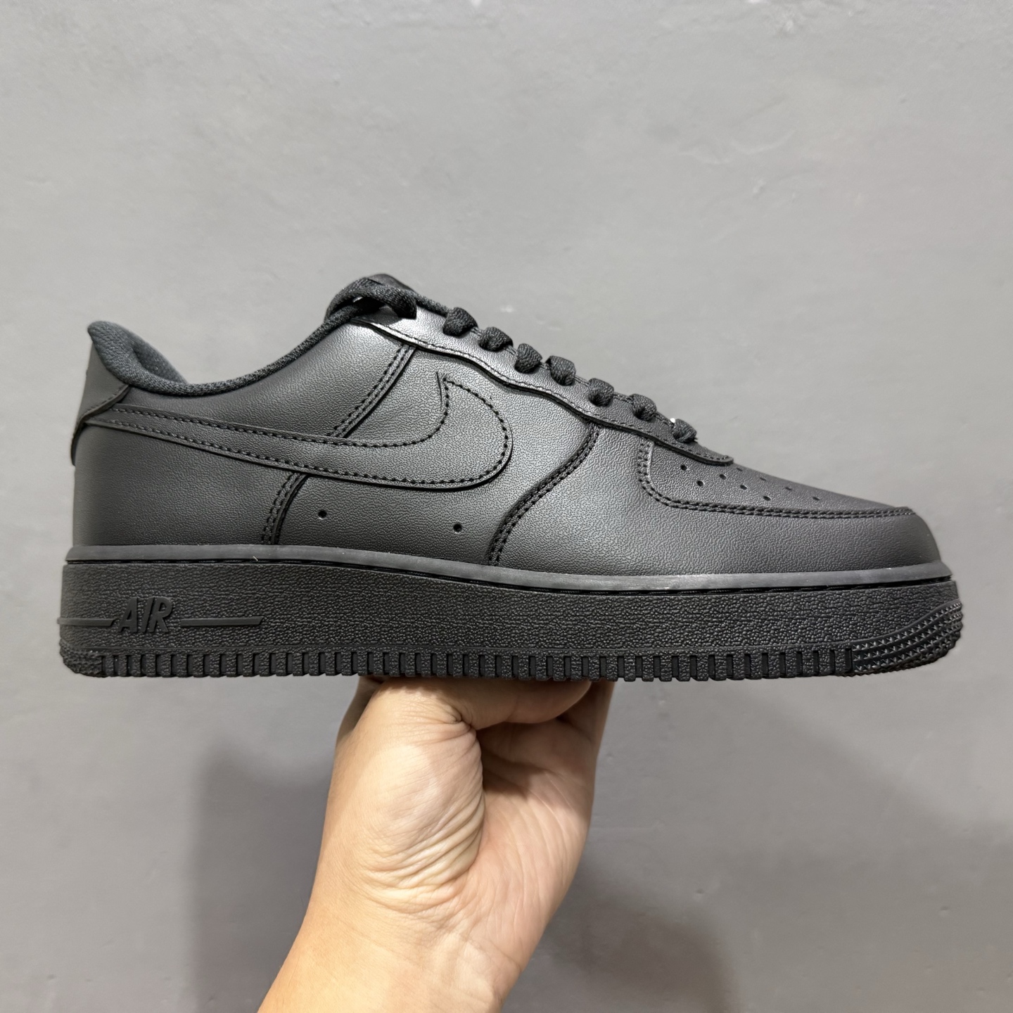 原厂皮 Nike Air Force 1 黑 CW2288-111