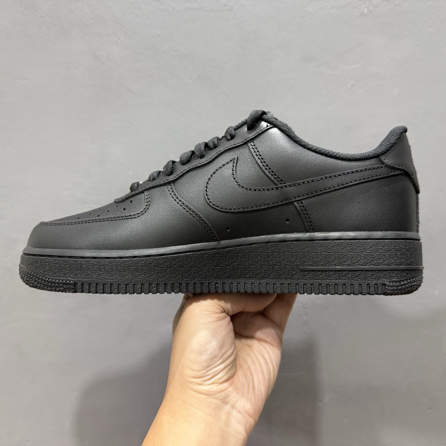原厂皮 Nike Air Force 1 黑 CW2288-111