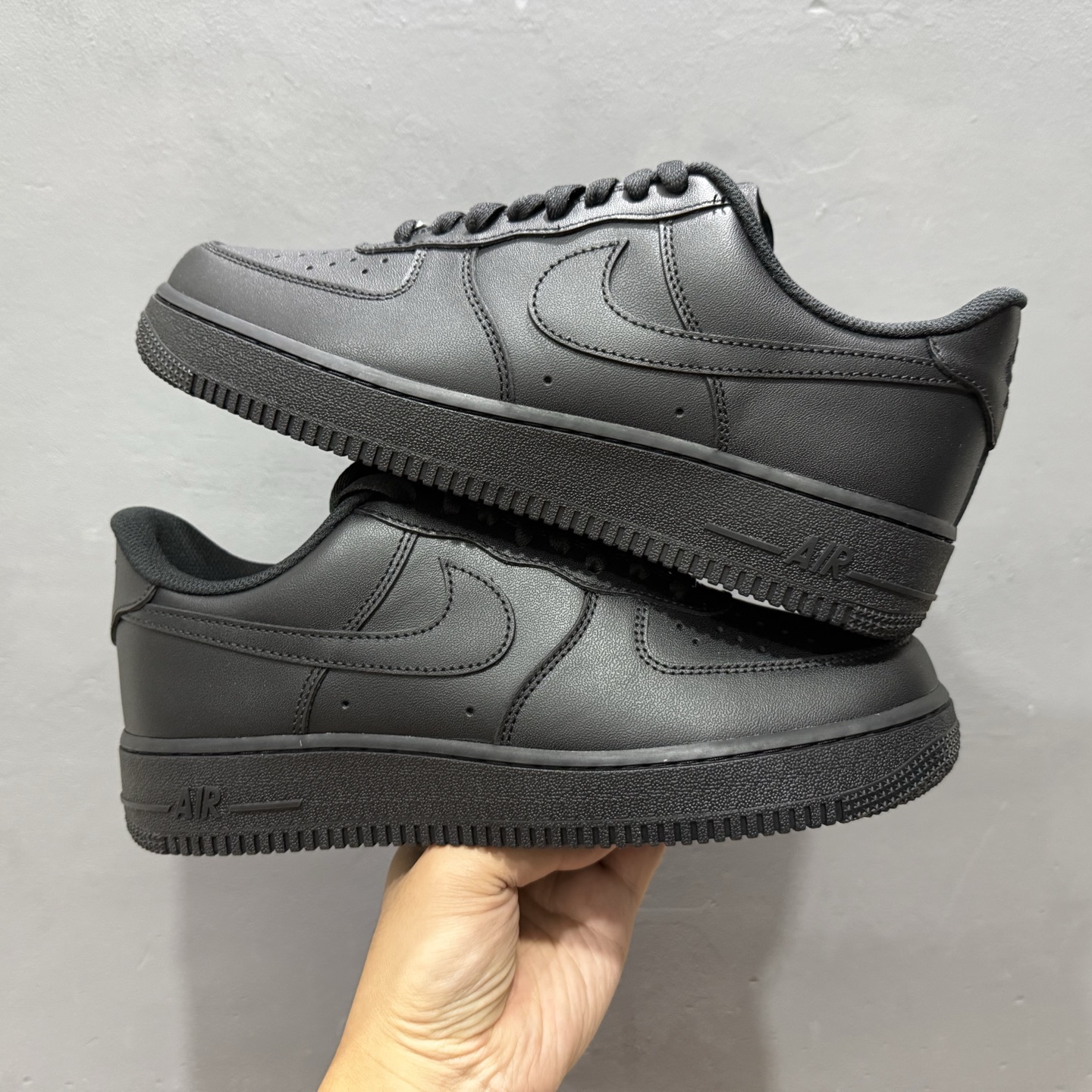 原厂皮 Nike Air Force 1 黑 CW2288-111