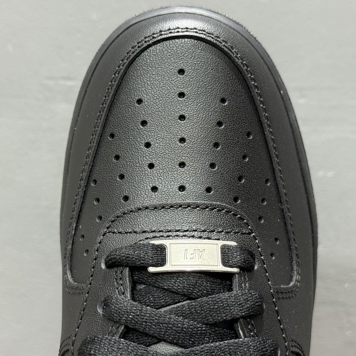 原厂皮 Nike Air Force 1 黑 CW2288-111