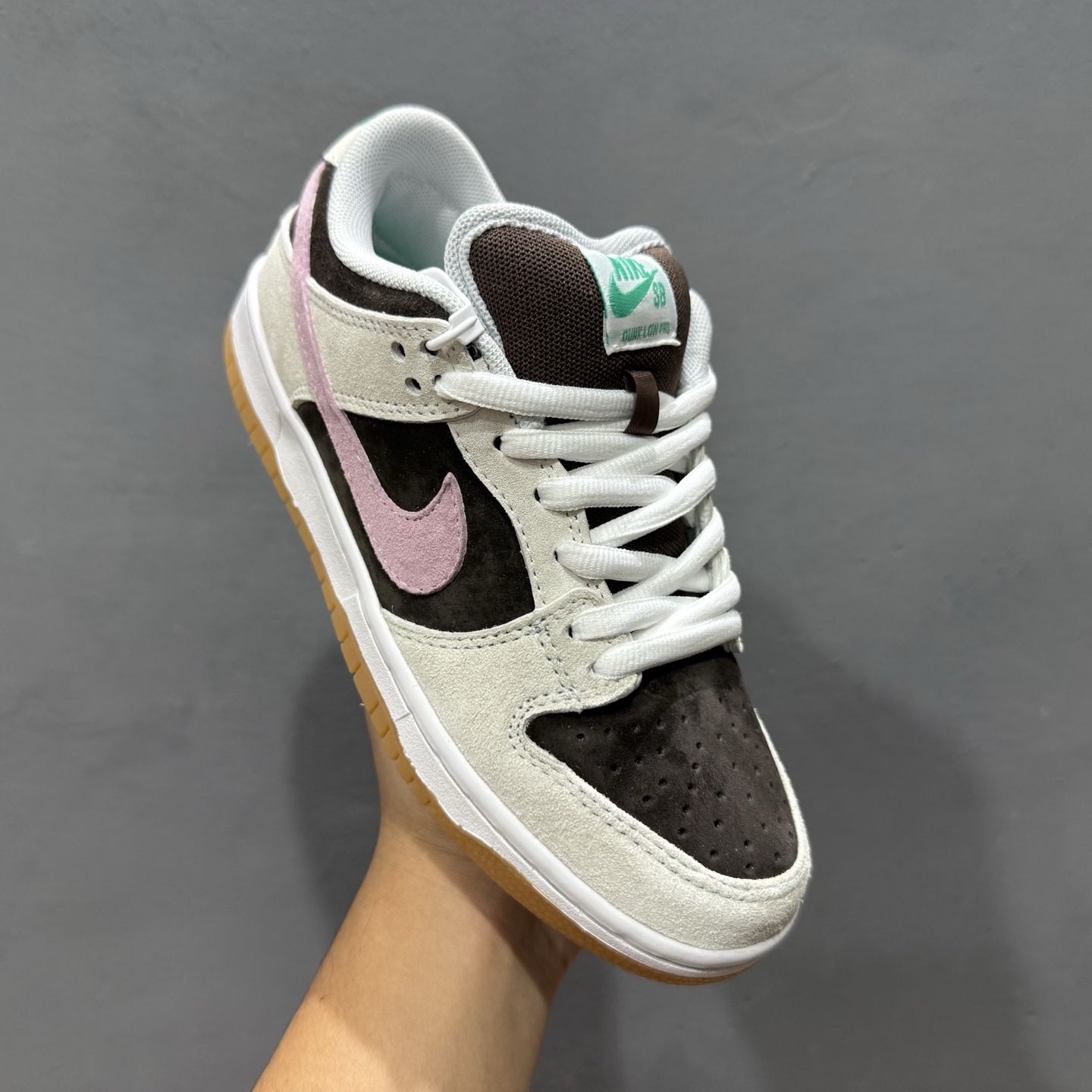 Nike SB Dunk Low 灰粉生胶 SB低帮休闲板鞋 HF3704-001