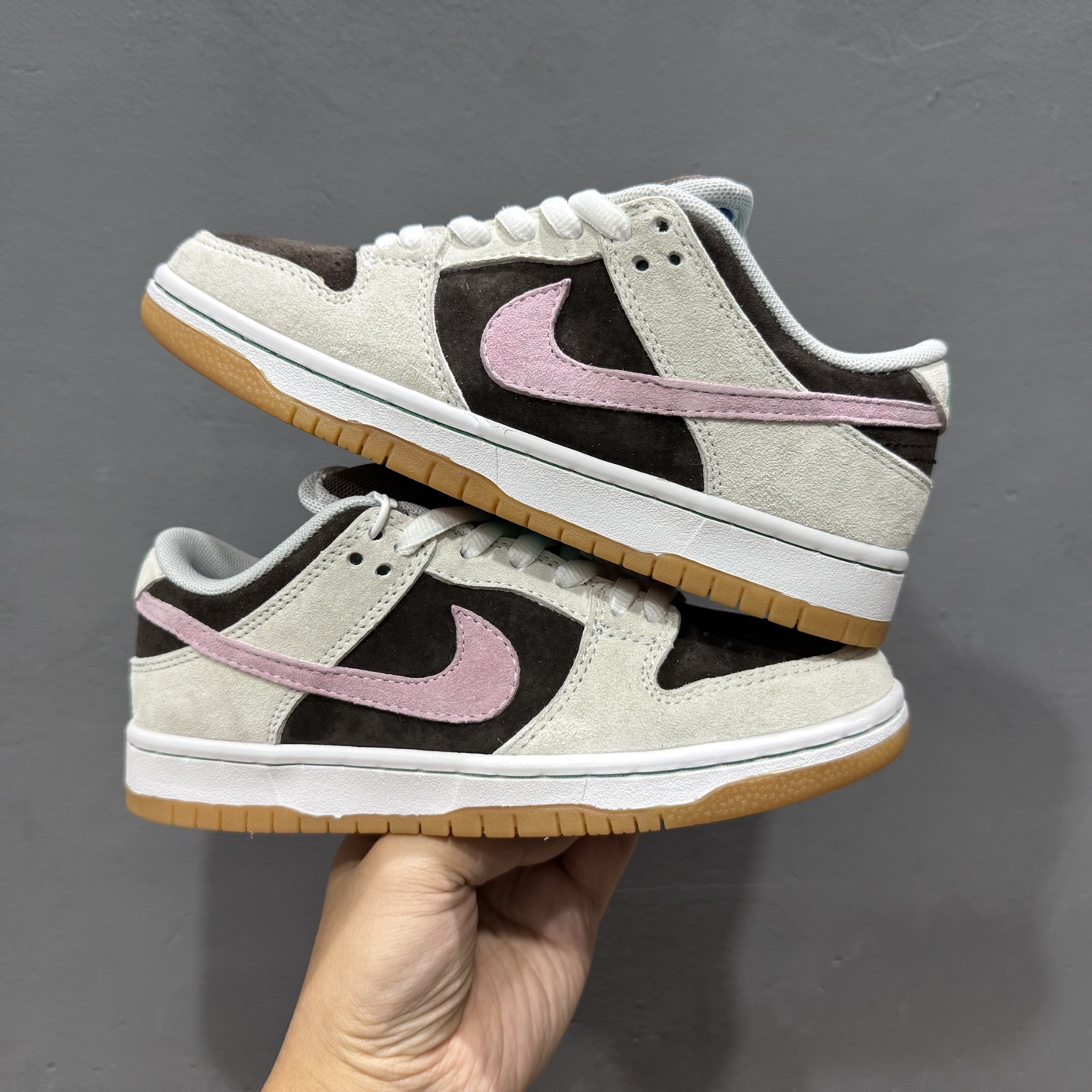 Nike SB Dunk Low 灰粉生胶 SB低帮休闲板鞋 HF3704-001