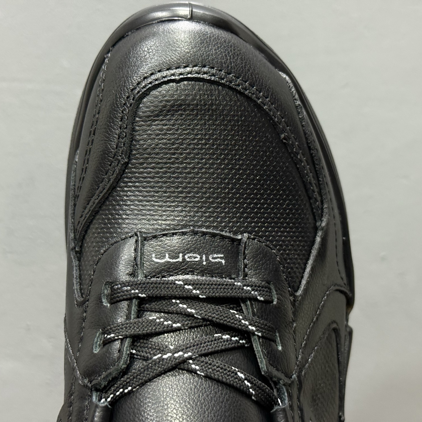 280 Ecco/爱步 旋转扣皮面经典百搭时尚休闲鞋 830864-241