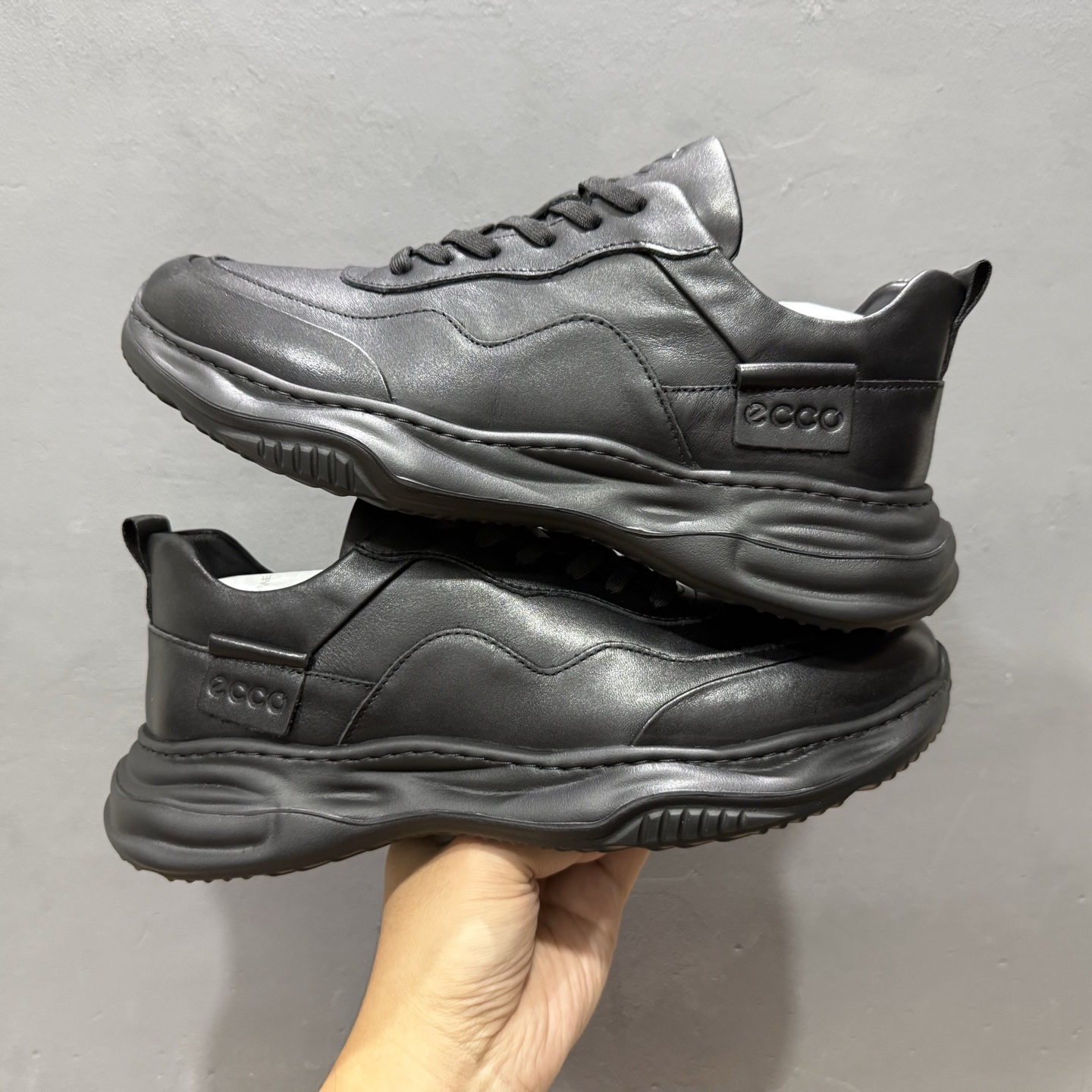 300 ECCO爱步跑步鞋百搭舒适 秋冬新款厚底休闲运动鞋男鞋