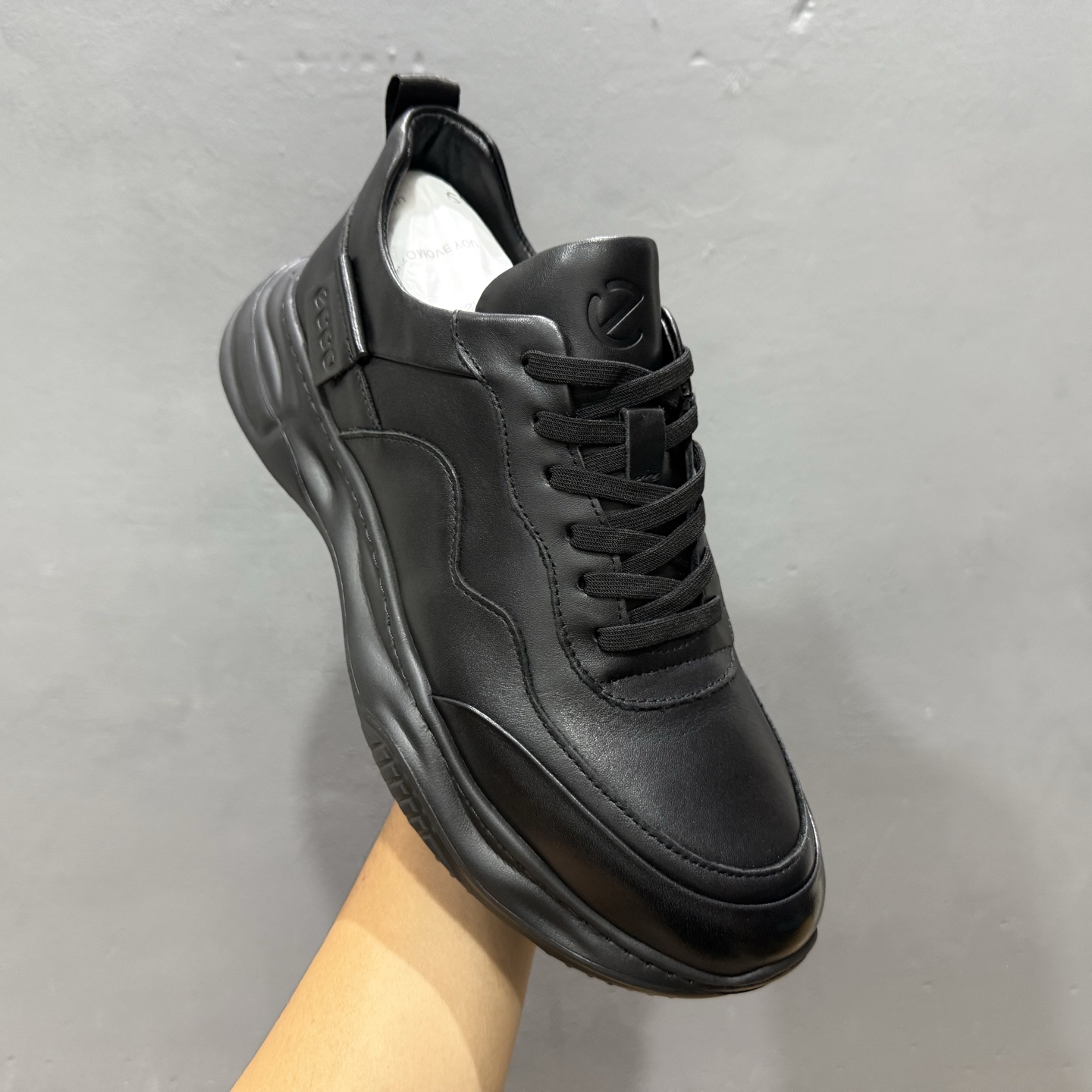 300 ECCO爱步跑步鞋百搭舒适 秋冬新款厚底休闲运动鞋男鞋