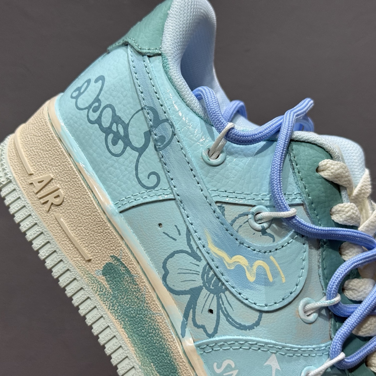 手绘涂鸦“青空花屿”Nike Air Force 1 “Qingkong ”空军一号定制板鞋 KS6968-777