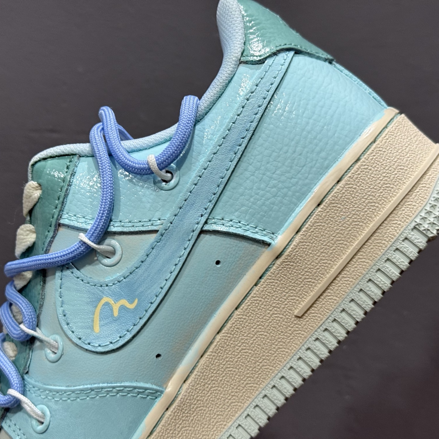 手绘涂鸦“青空花屿”Nike Air Force 1 “Qingkong ”空军一号定制板鞋 KS6968-777