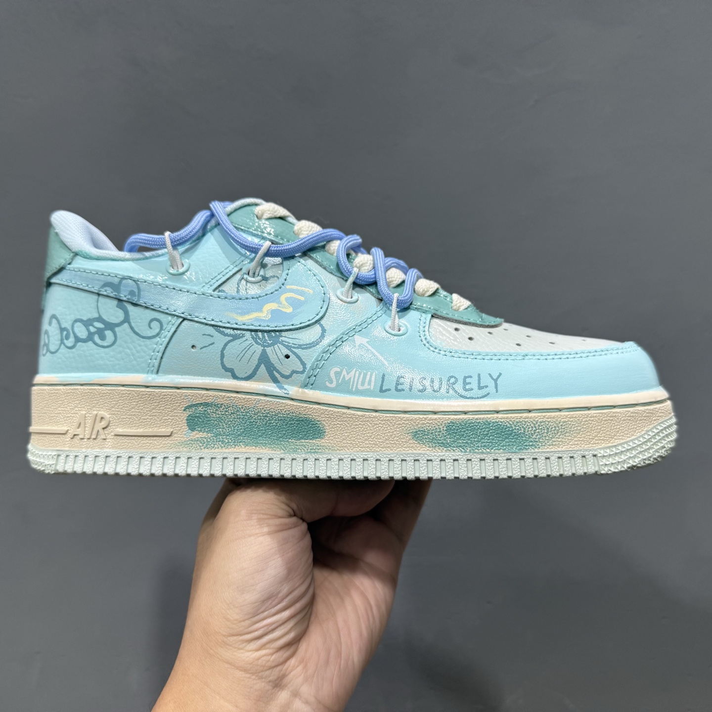 手绘涂鸦“青空花屿”Nike Air Force 1 “Qingkong ”空军一号定制板鞋 KS6968-777