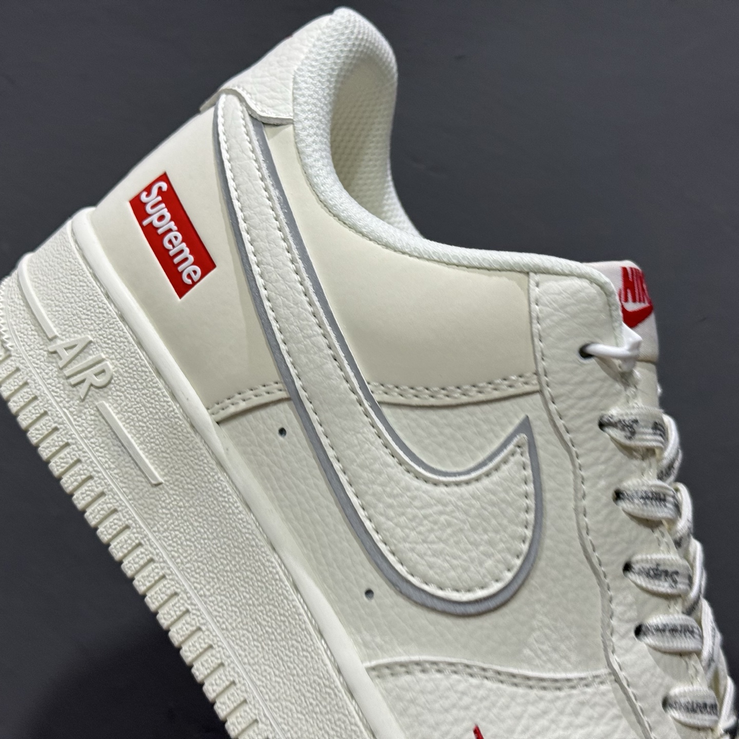 NIke Air Force 1 '07 Low “Supreme联名——米白小红勾”空军一号 低帮 CS5288-052