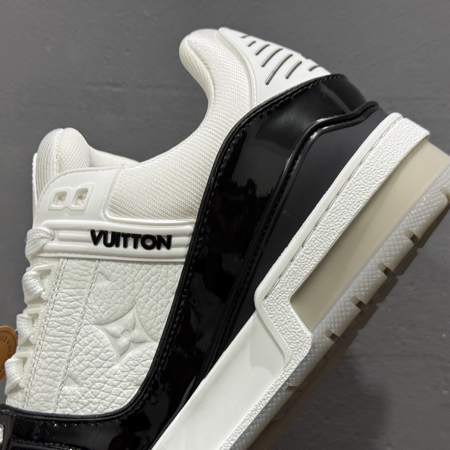 600 黑 LOUIS VUITTON Trainer LV 路易威登 独家全新升级最新包装，海淘代购同渠道品质