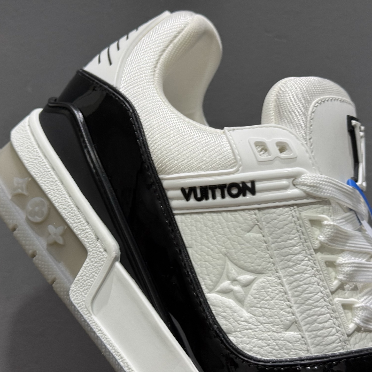 600 黑 LOUIS VUITTON Trainer LV 路易威登 独家全新升级最新包装，海淘代购同渠道品质