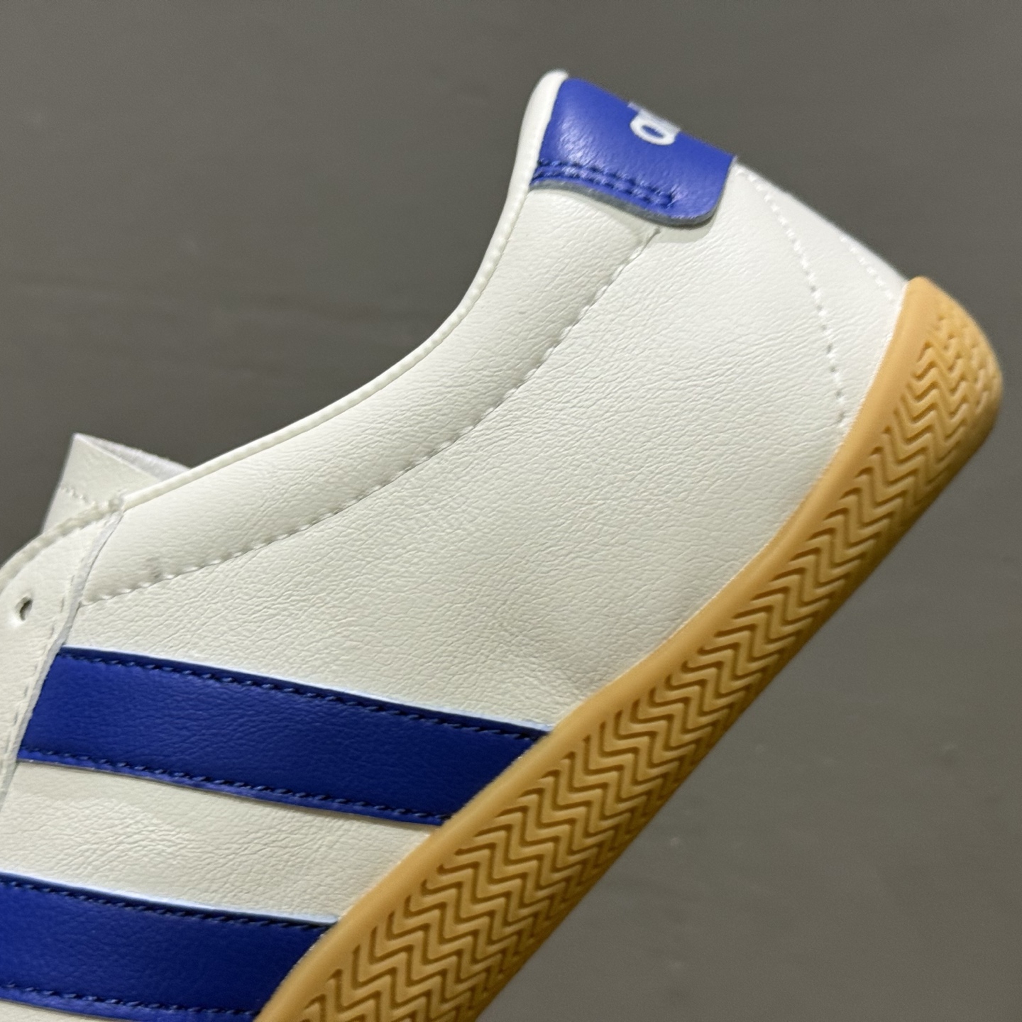 150 adidad GRAND COURT LO 网球运动休闲板鞋 JQ9689-251