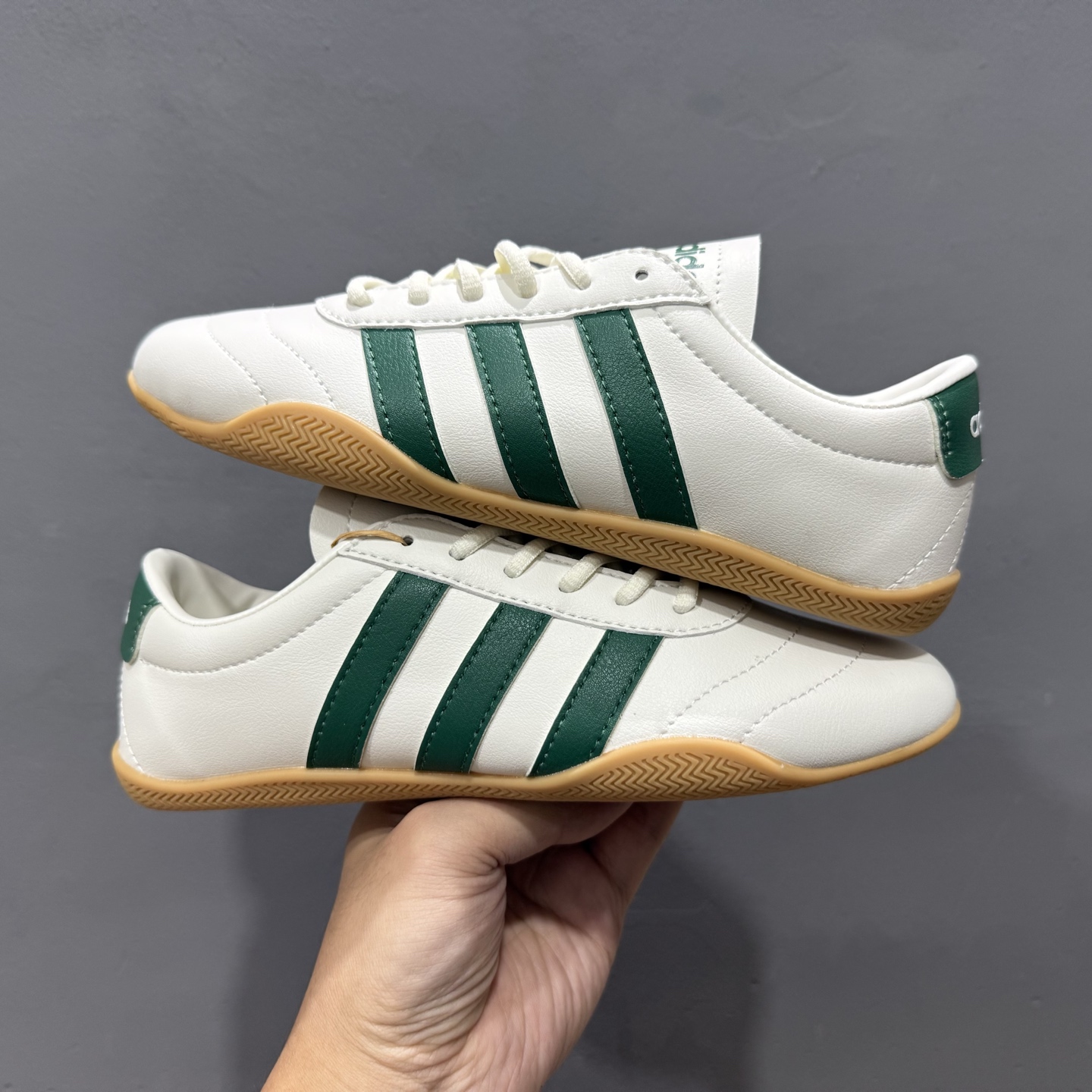 150 adidad GRAND COURT LO 网球运动休闲板鞋 JQ9690-251