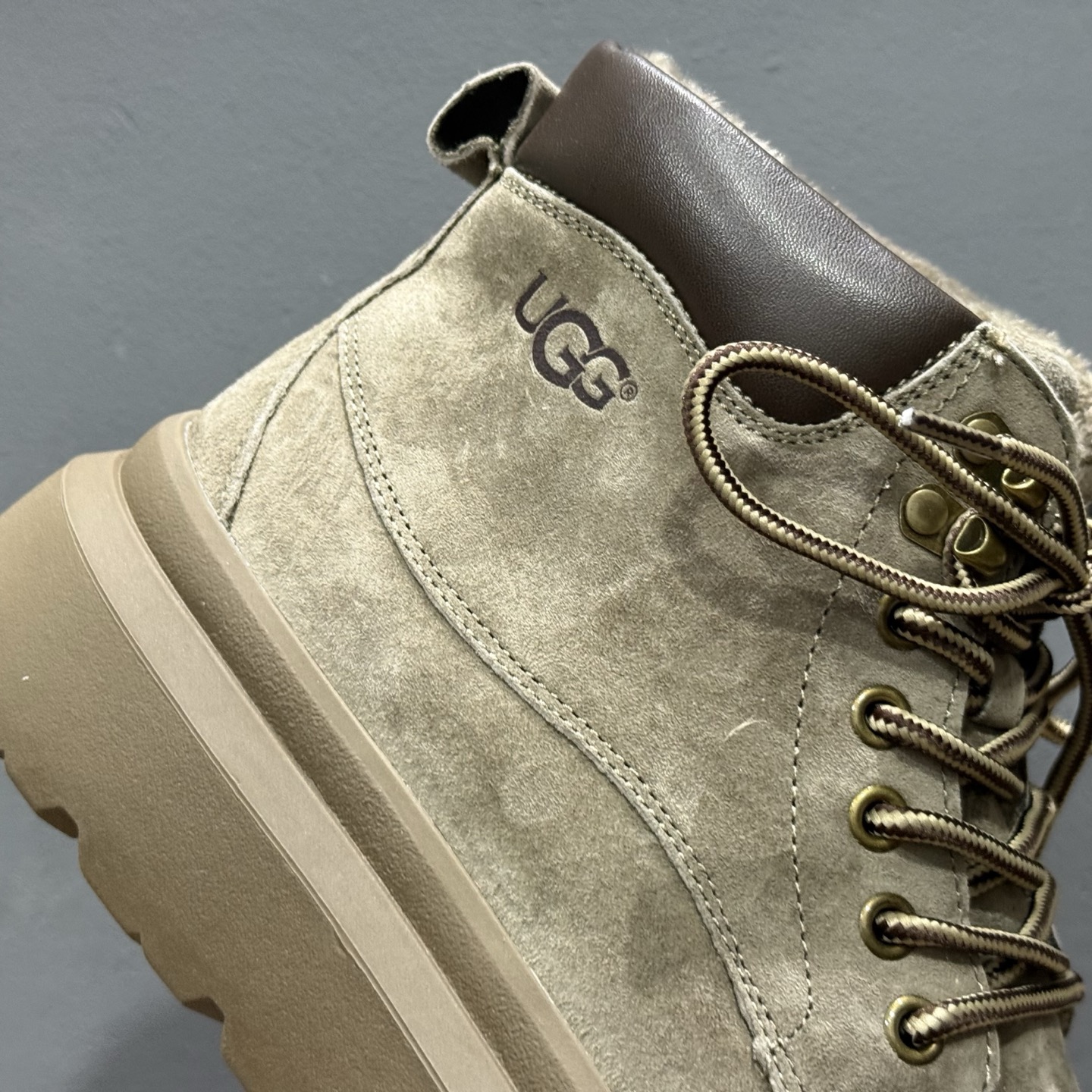 280 UGG 客制款 中帮男士休闲鞋雪地靴马丁靴系列 U6335M