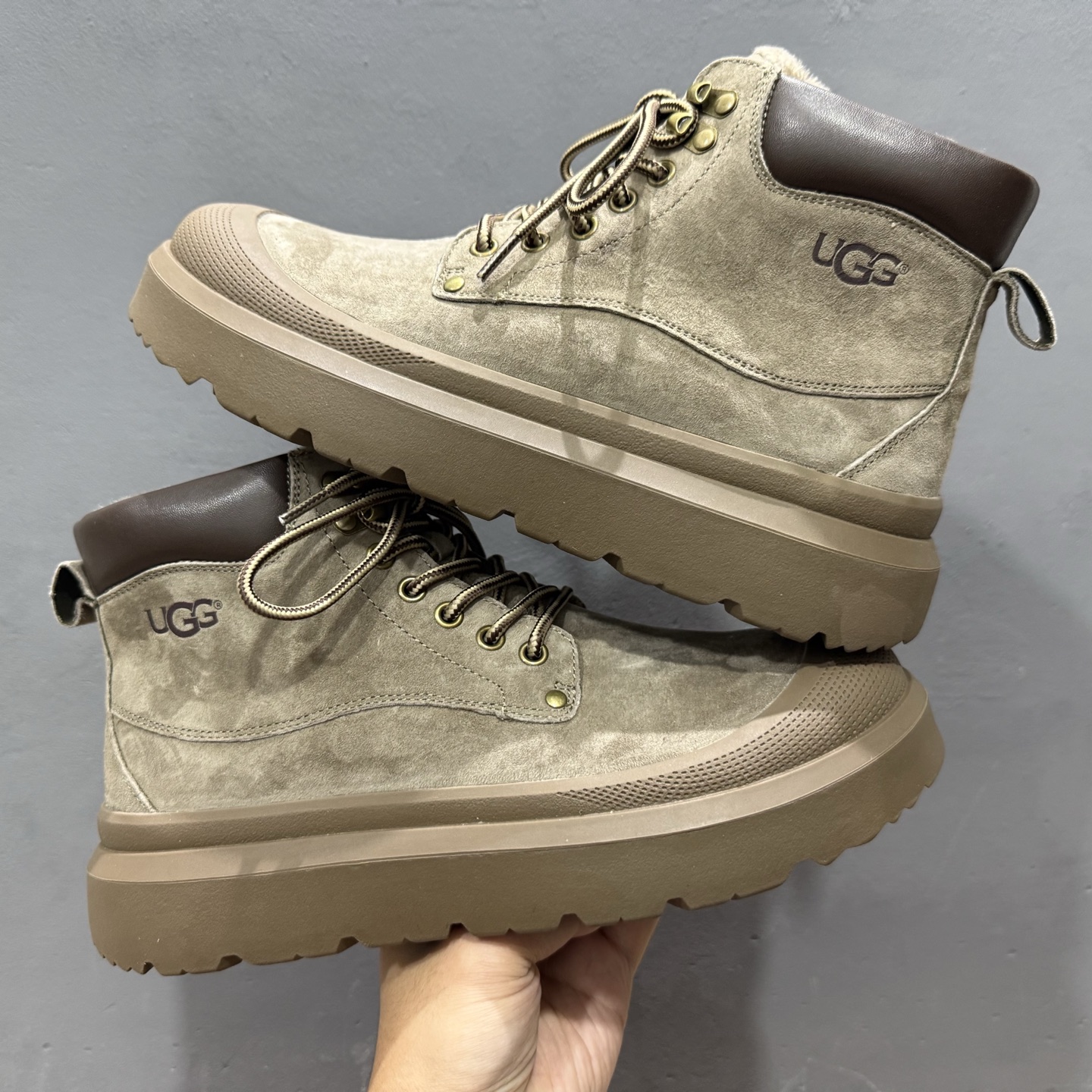 280 UGG 客制款 中帮男士休闲鞋雪地靴马丁靴系列 U6335M