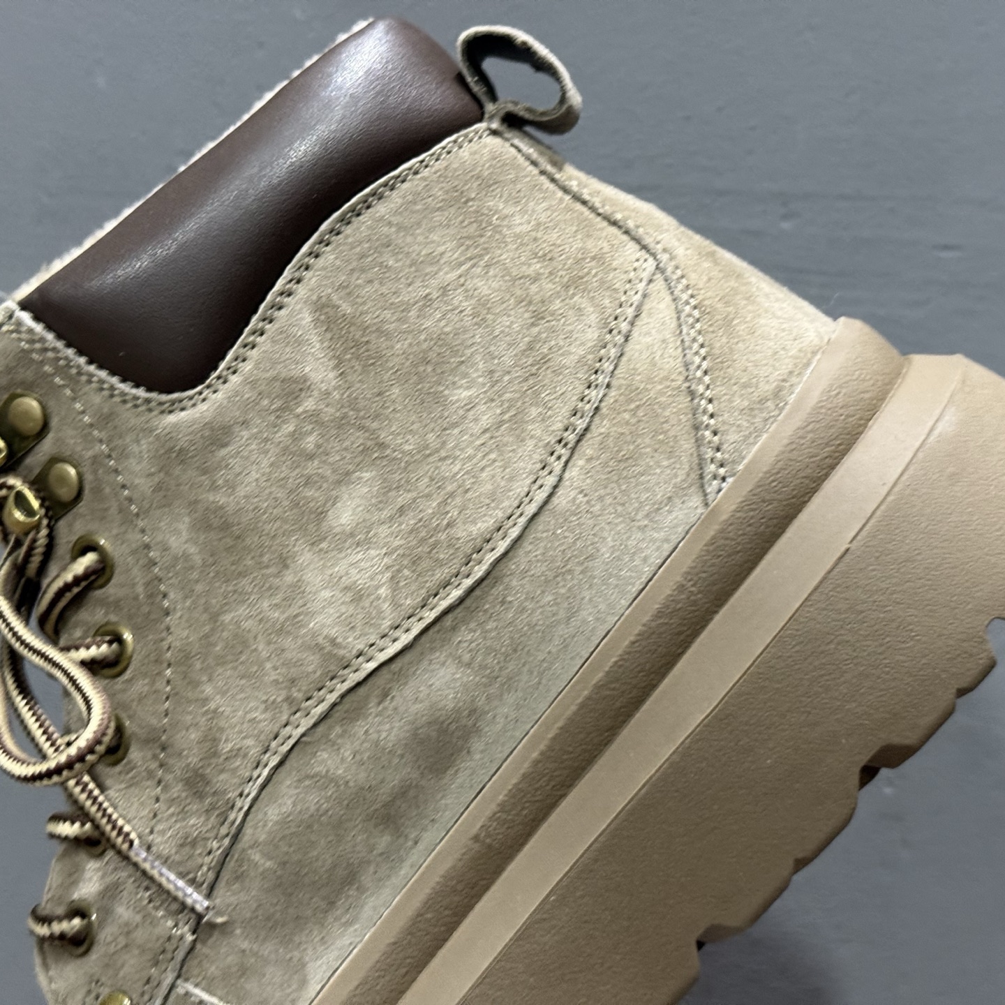 280 UGG 客制款 中帮男士休闲鞋雪地靴马丁靴系列 U6335M