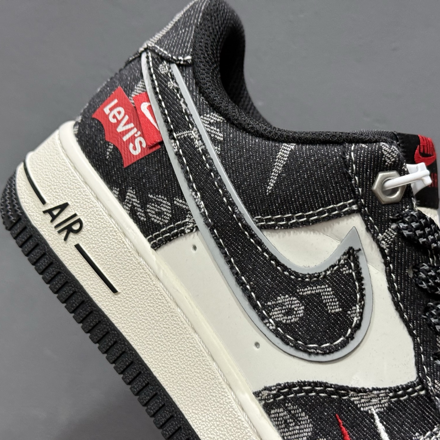 NIke Air Force 1 '07 Low “李维斯联名——双拼黑牛仔”空军一号 低帮 运动鞋 休闲鞋 YX5066-312 NIke Air Force 1 '07 Low “李维斯联名——双拼黑牛仔”空军一号 低帮 运动鞋 休闲鞋 YX5066-312